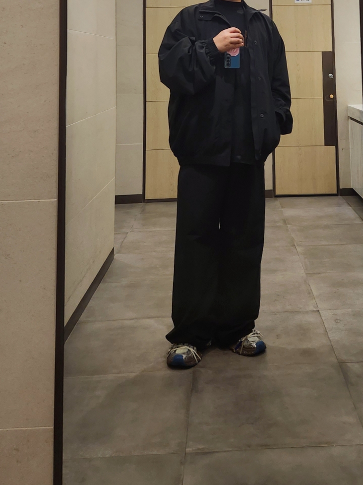 Balenciaga 3XL Sneakers Worn Out Grey White Blue, Balenciaga Minimal Tracksuit Jacket Black 착용 스타일 - 1