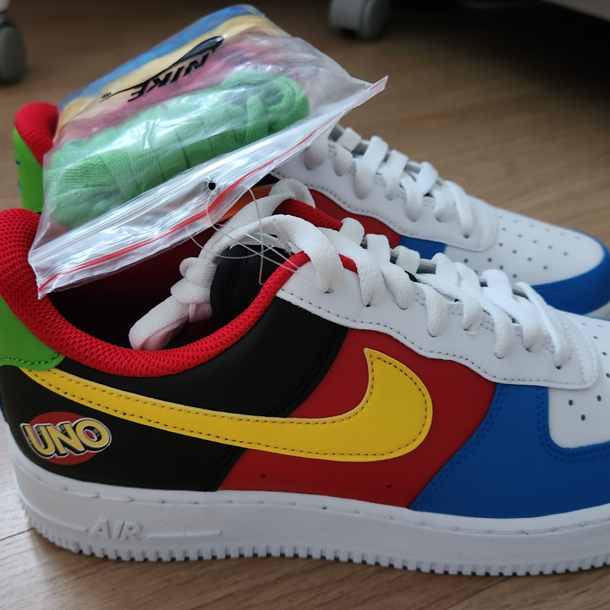 Nike x UNO Air Force 1 '07 QS White Yellow Zest 착용 스타일 - 2