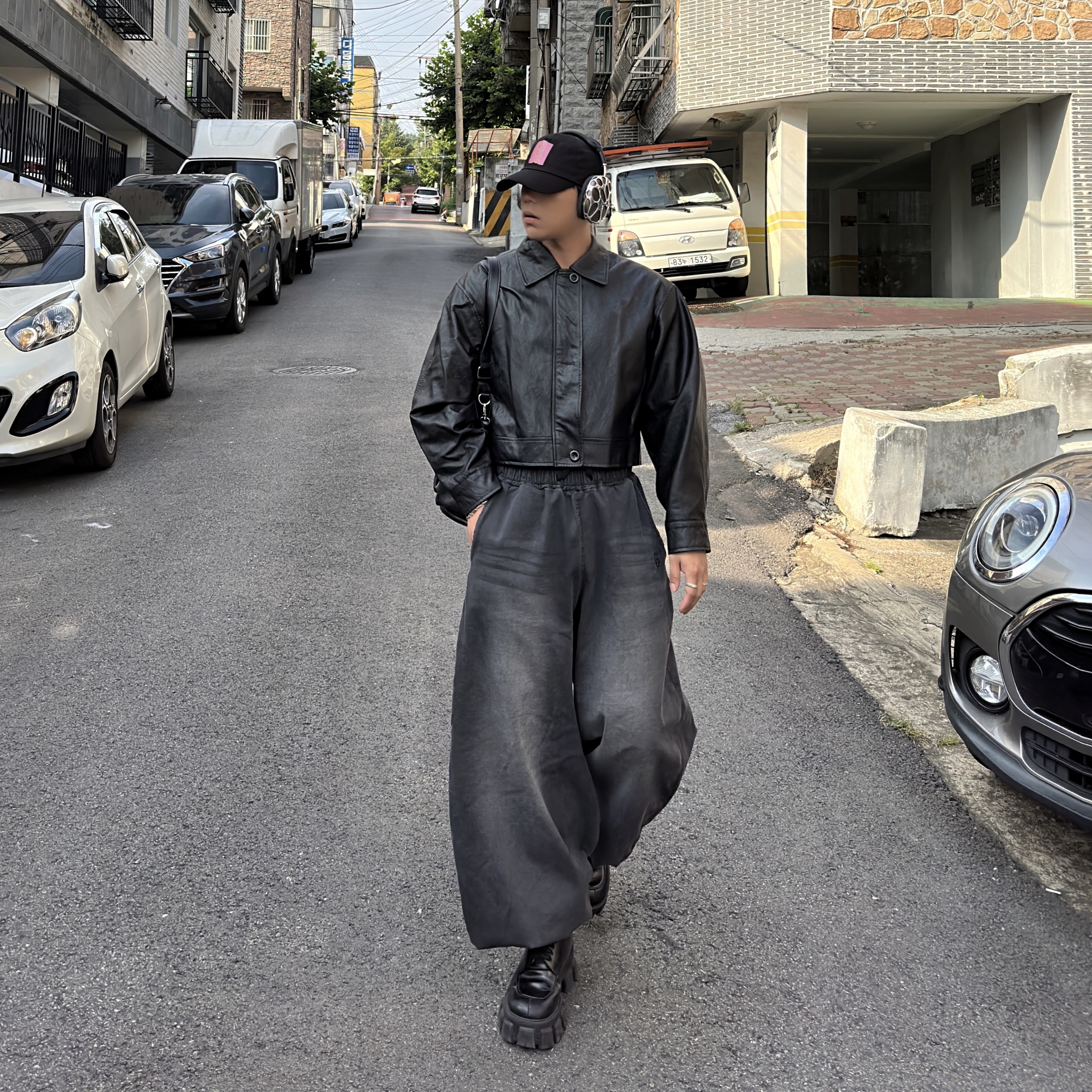 Test Artifact Era Max 001 Chrome, Prada Monolith Nuanced Brushed Leather Lace-Up Shoes Black Silver 착용 스타일 - 1