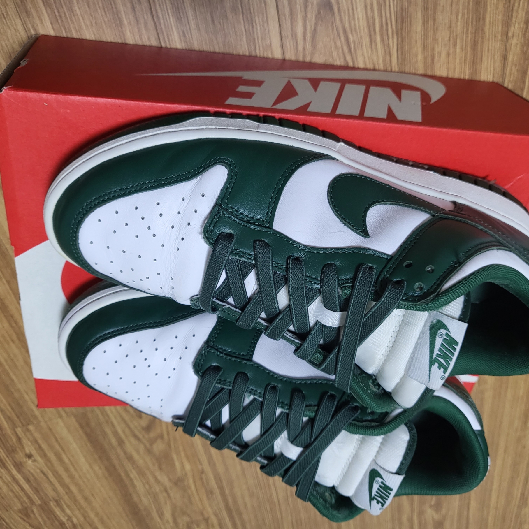 Nike Dunk Low Retro Varsity Green 착용 스타일