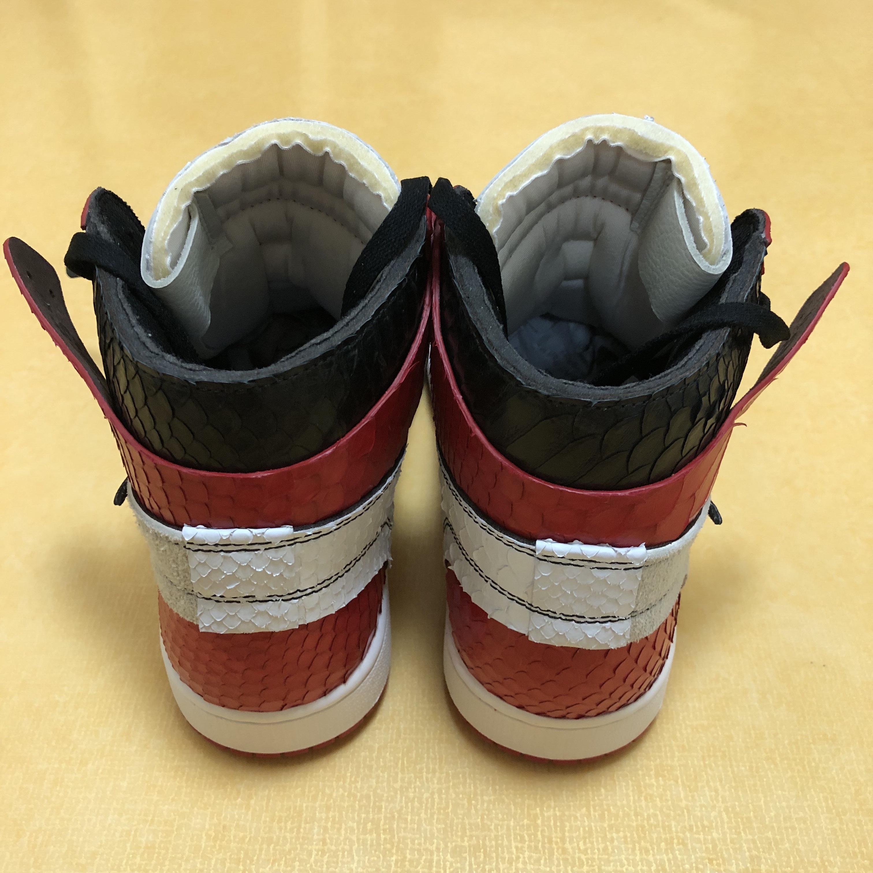 Jordan 1 x Off-White Retro High Chicago The Ten 착용 스타일 - 3