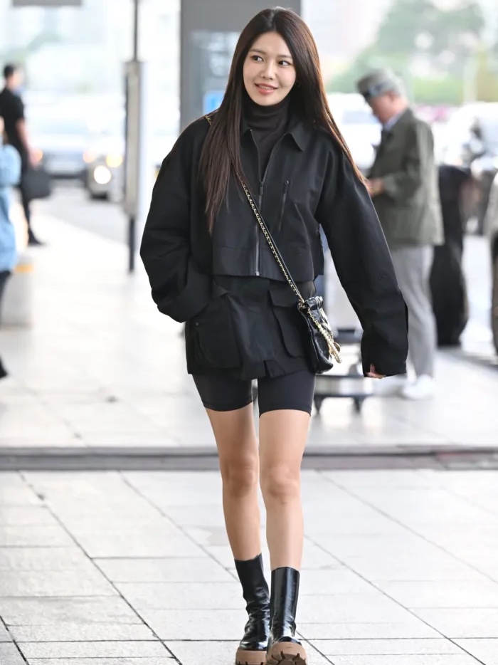 (W) Lululemon Align Super High-Rise 6 Inch Shorts Black - Asia, Chanel 22 Mini Handbag Shiny Crumpled Calfskin Crystal Pearls & Gold Black 착용 스타일