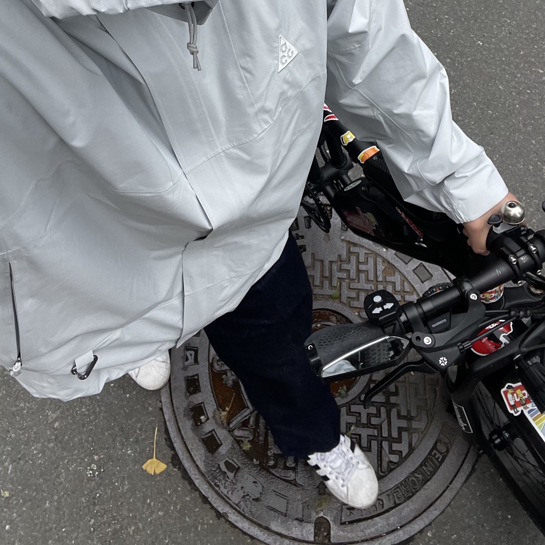 Nike ACG Storm-Fit ADV Cascade Rains Full Zip Jacket Photon Dust - Asia, Adidas Superstar White Black 착용 스타일