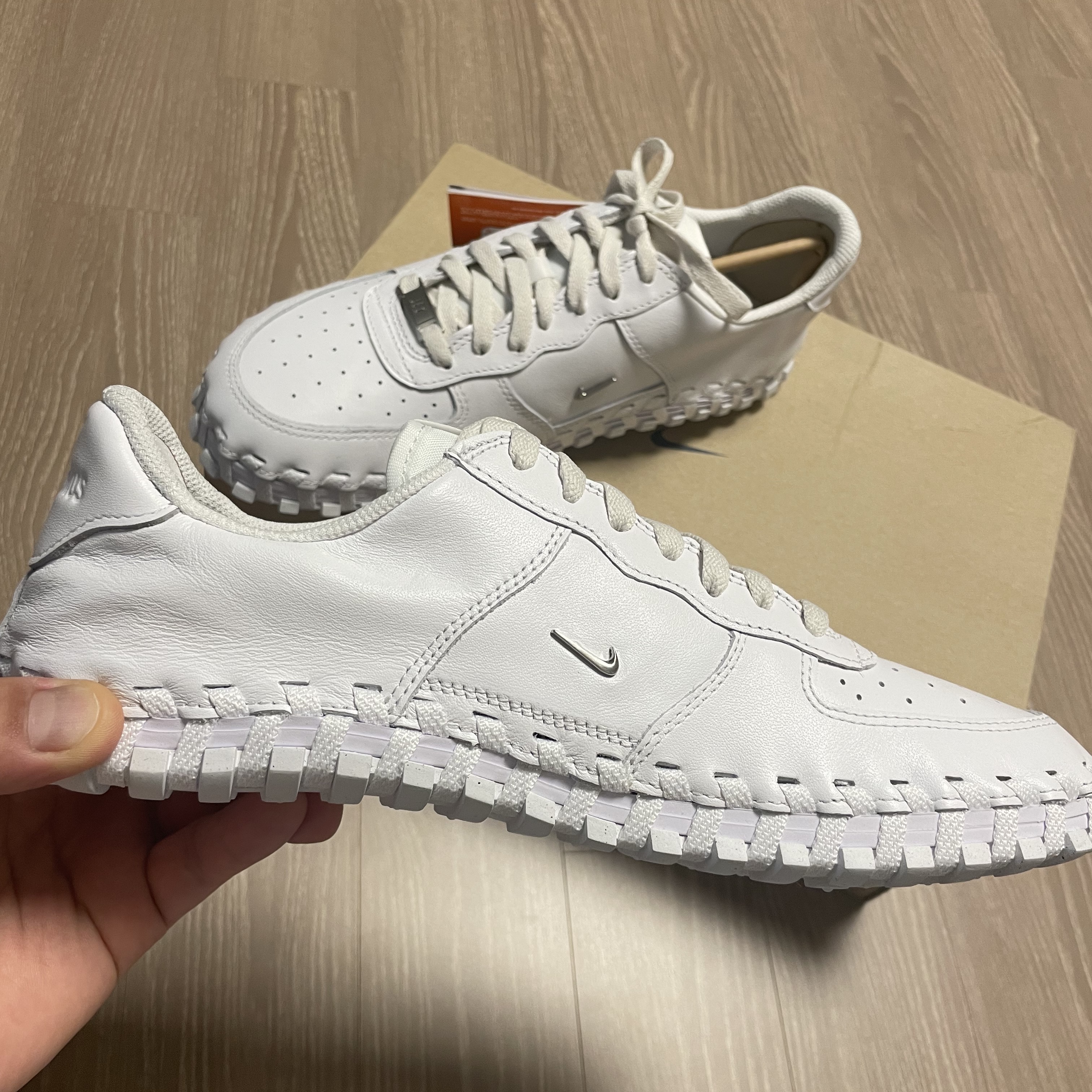Nike x Jacquemus J Force 1 Low LX SP White 착용 스타일 - 3