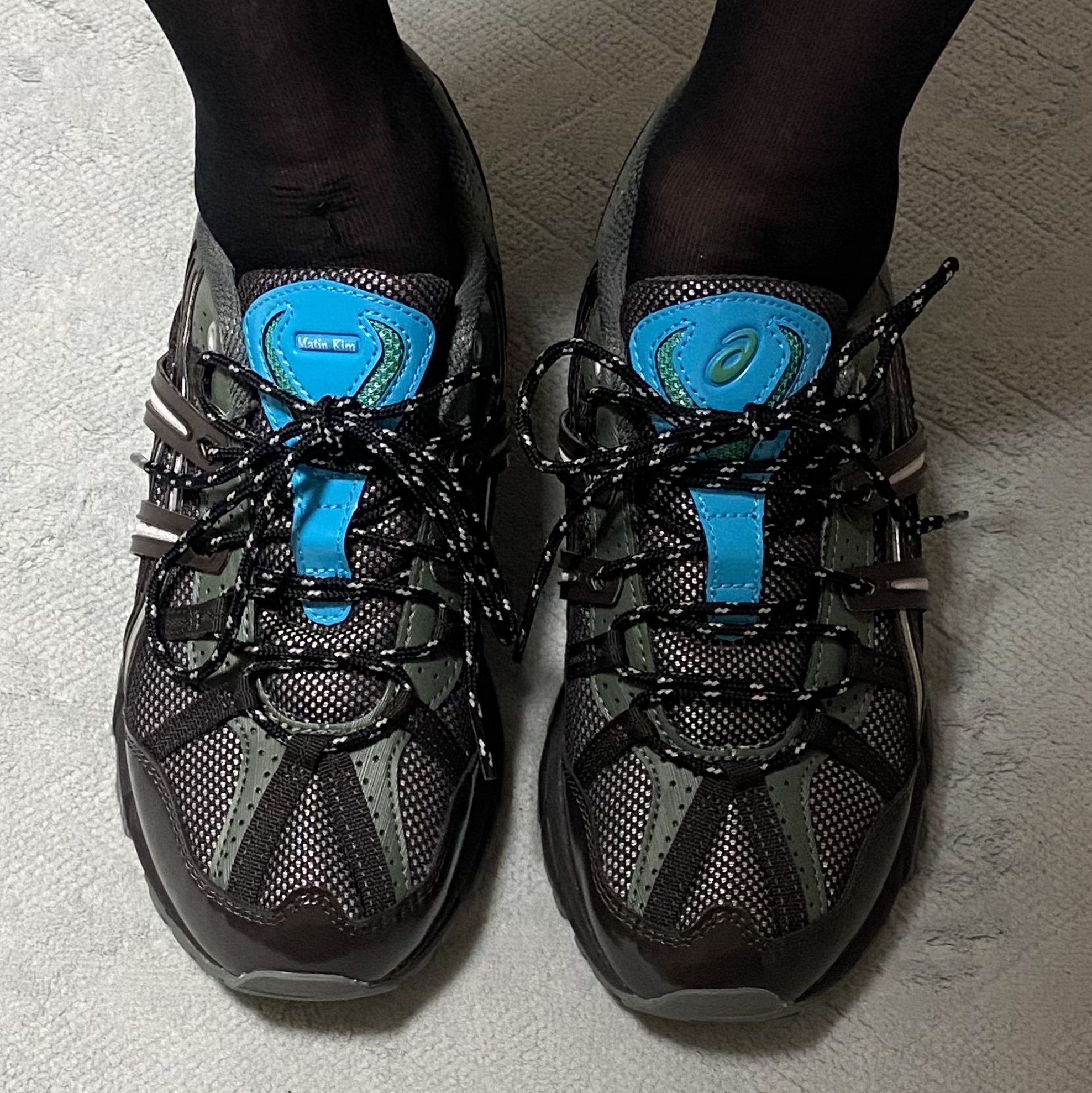 (W) Asics x Matin Kim Gel-Sonoma 15-50 Black Pure Silver 착용 스타일 - 2