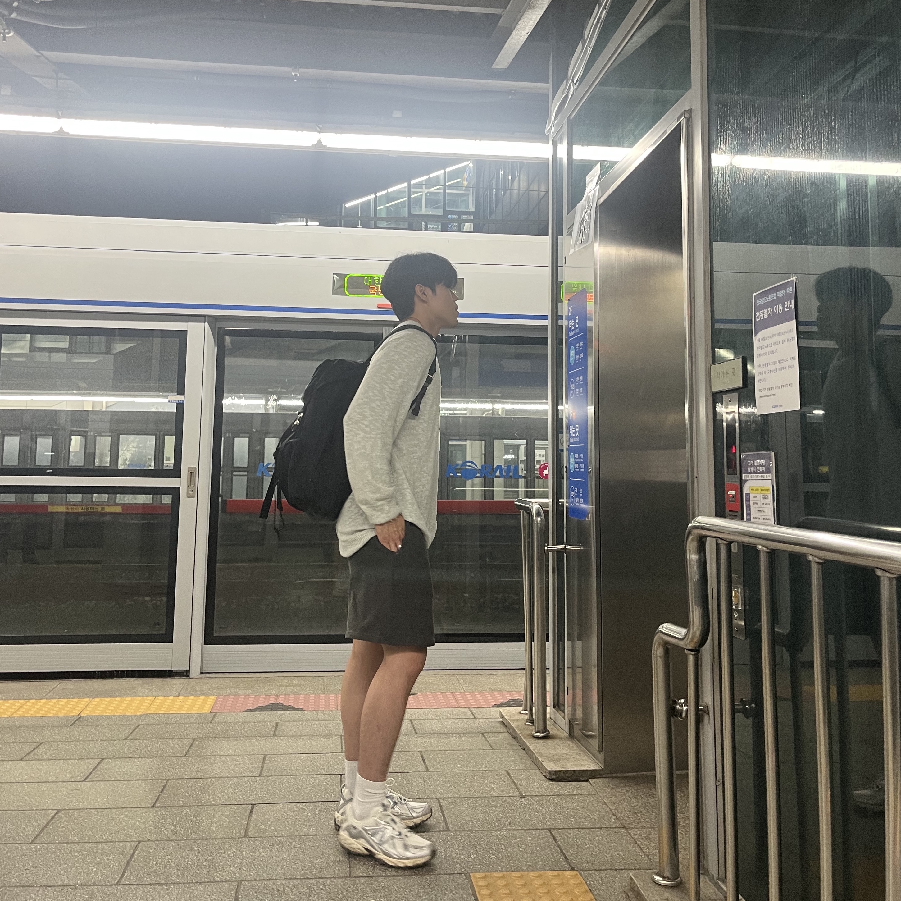 New Balance ML610T Metallic Silver - D Standard 착용 스타일