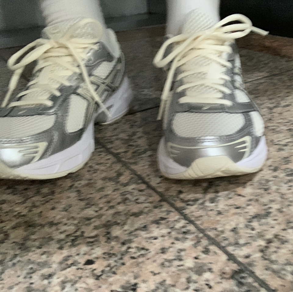(W) Asics Gel-1130 Cream Pure Silver 착용 스타일