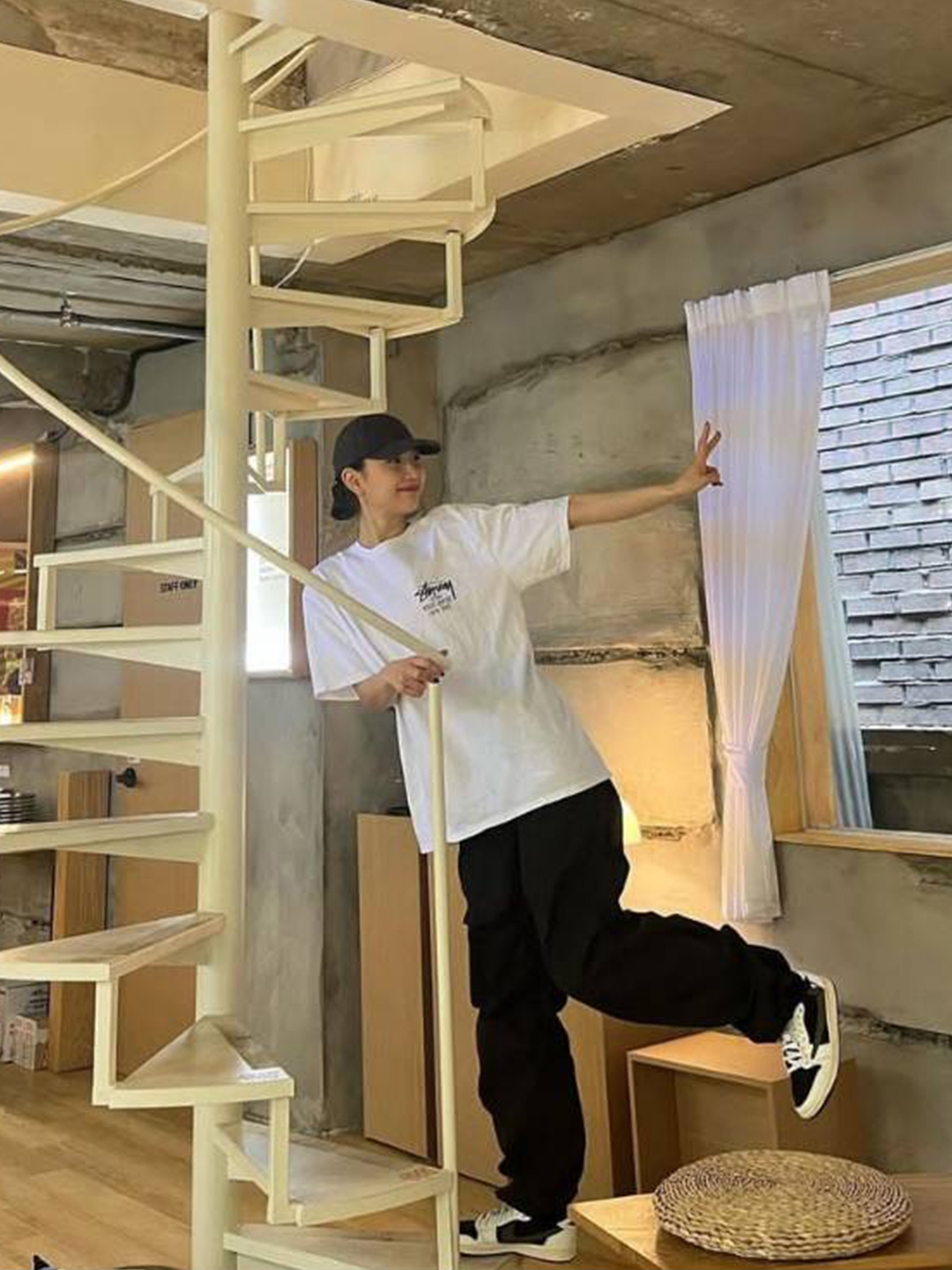 Human Made T-Shirts White (3 Pack), Stussy Stock DSM New York T-Shirt White 착용 스타일 - 3