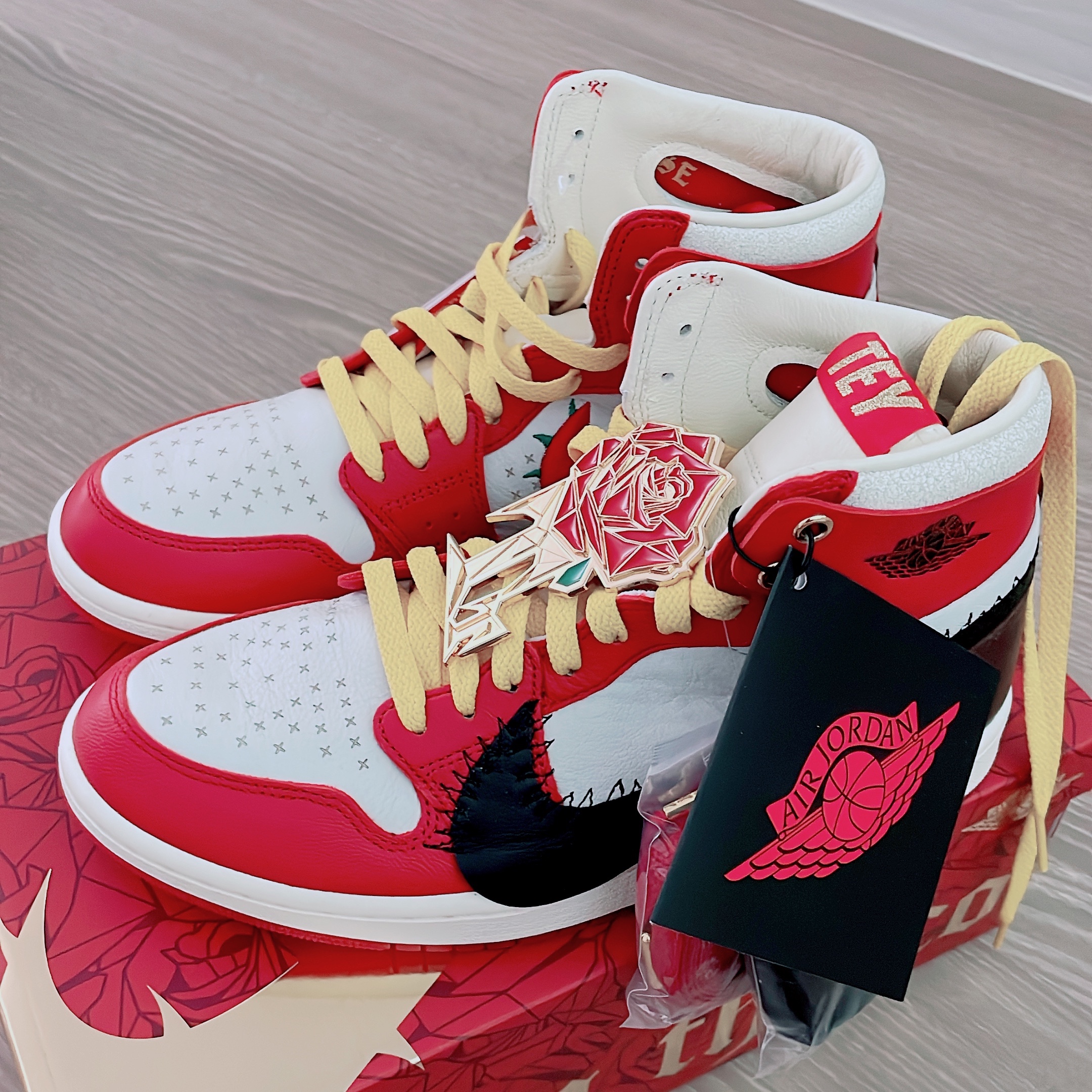 (W) Jordan 1 x Teyana Taylor Zoom CMFT 2 Gym Red 착용 스타일 - 2
