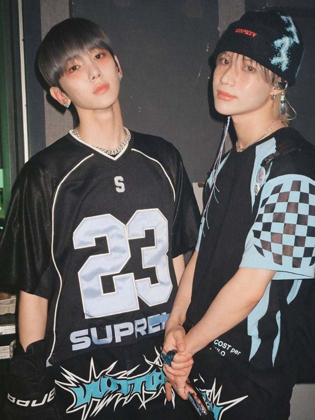 Supreme Perfect Season Football Jersey Black - 23SS, Jacquemus Le Bob Gadjo Bow Bucket Hat Beige 착용 스타일 - 2