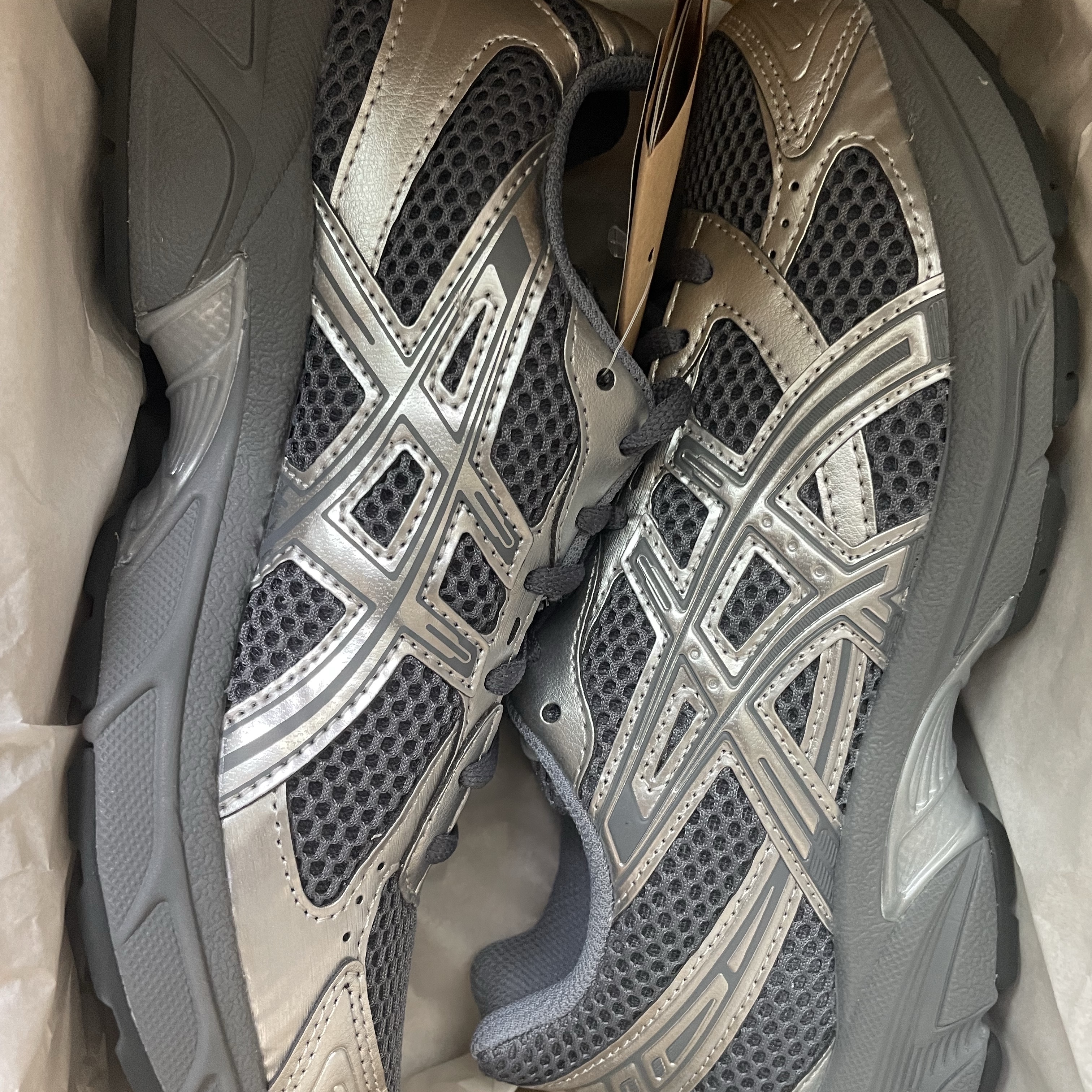 Asics Gel-1130 Steel Grey Pure Silver 착용 스타일