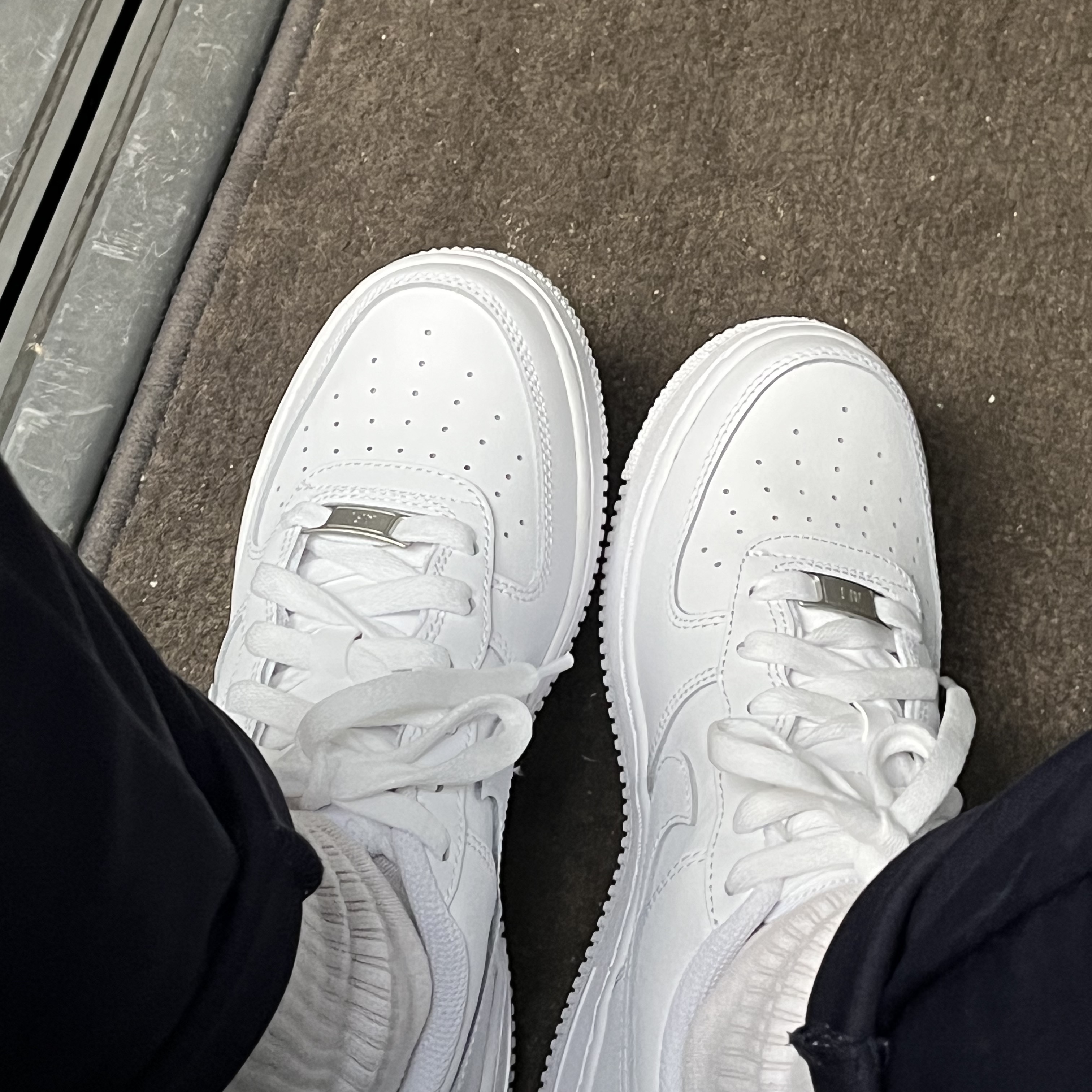 (GS) Nike Air Force 1 LE White 착용 스타일