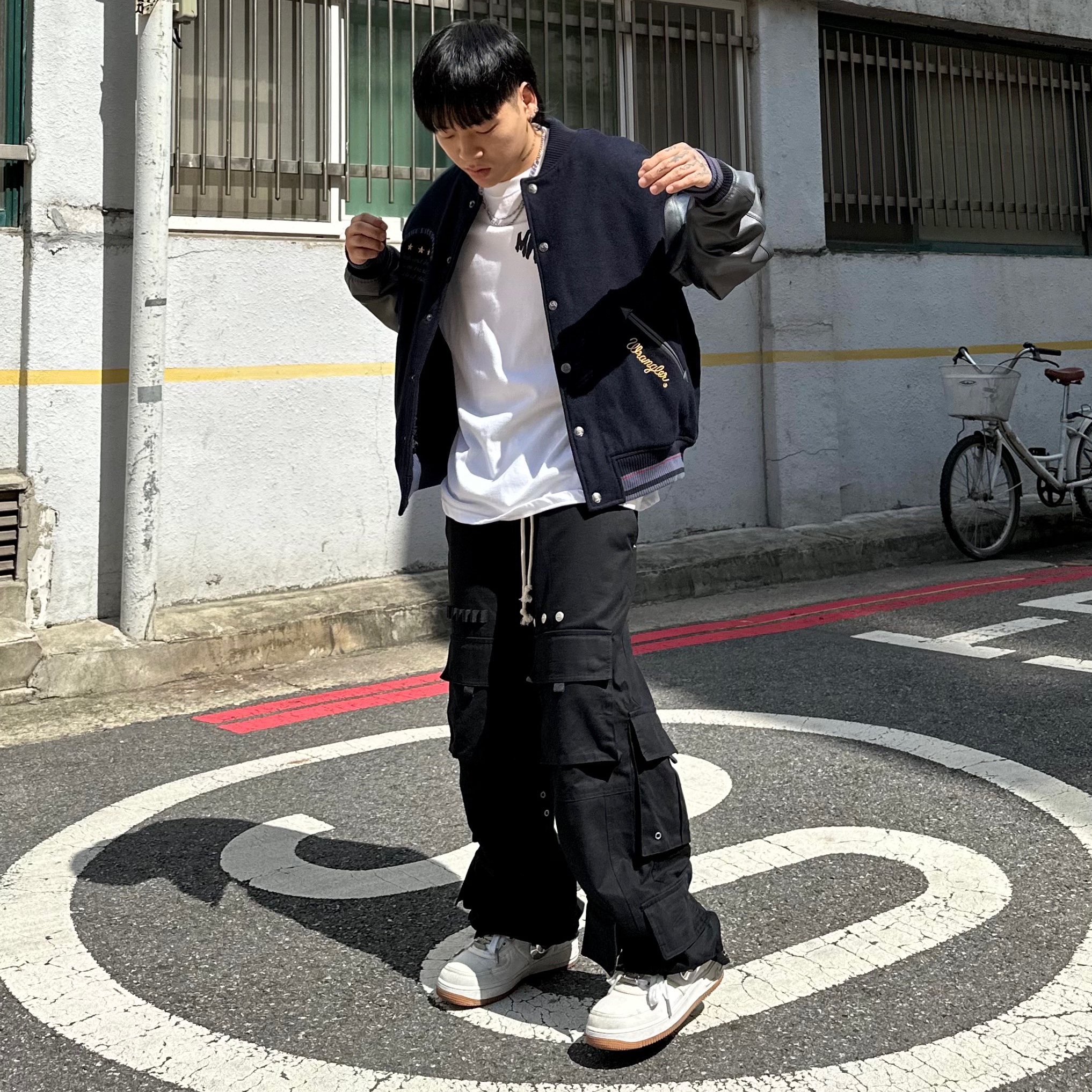 Nike x Travis Scott Air Force 1 Low Sail 착용 스타일 - 4