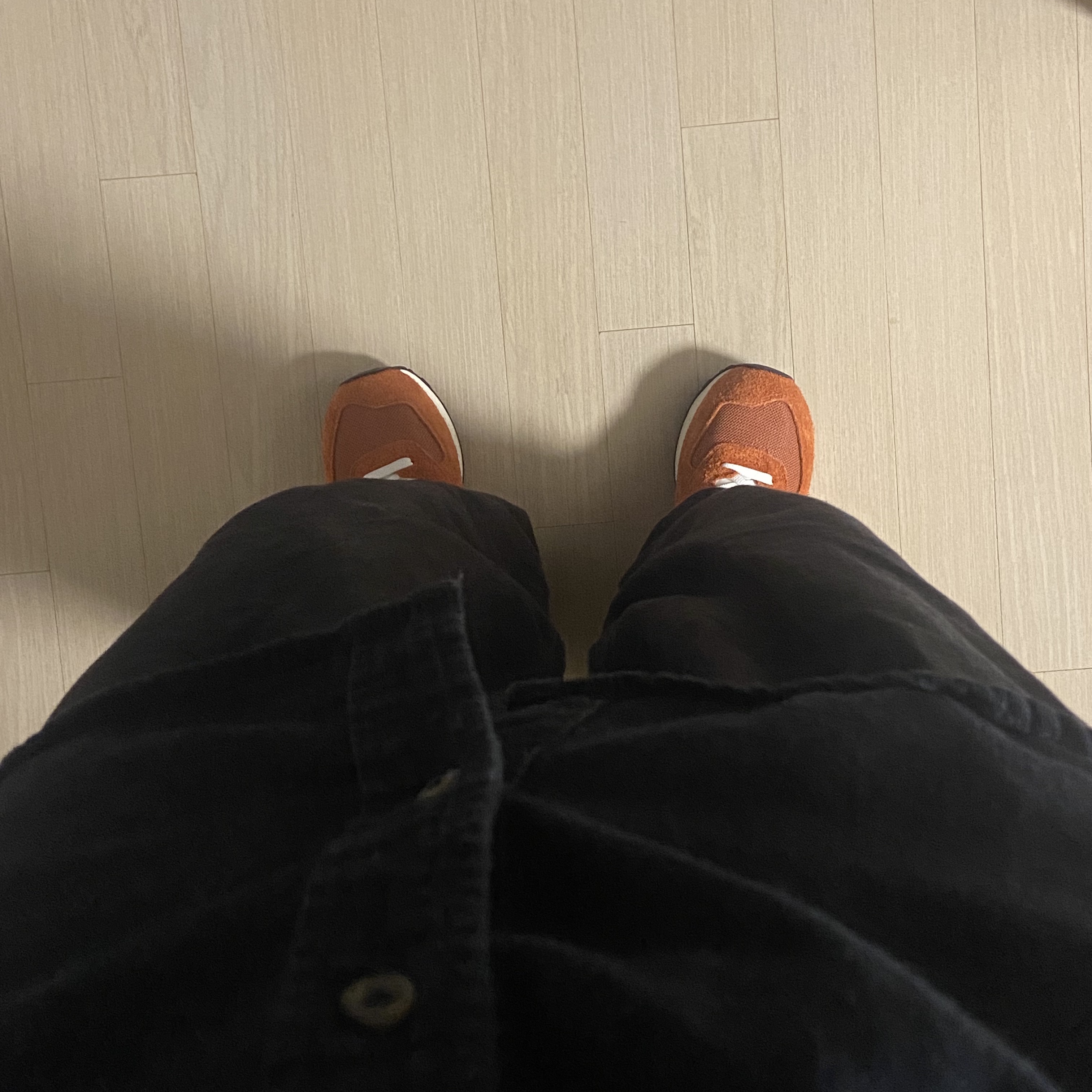 New Balance 574 Heritage Orange Burst White 착용 스타일
