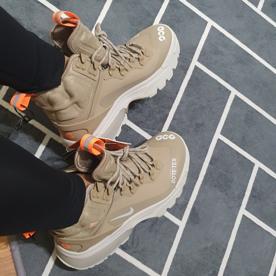 Nike ACG Air Zoom Gaiadome Gore-Tex Khaki Light Bone 착용 스타일 - 3