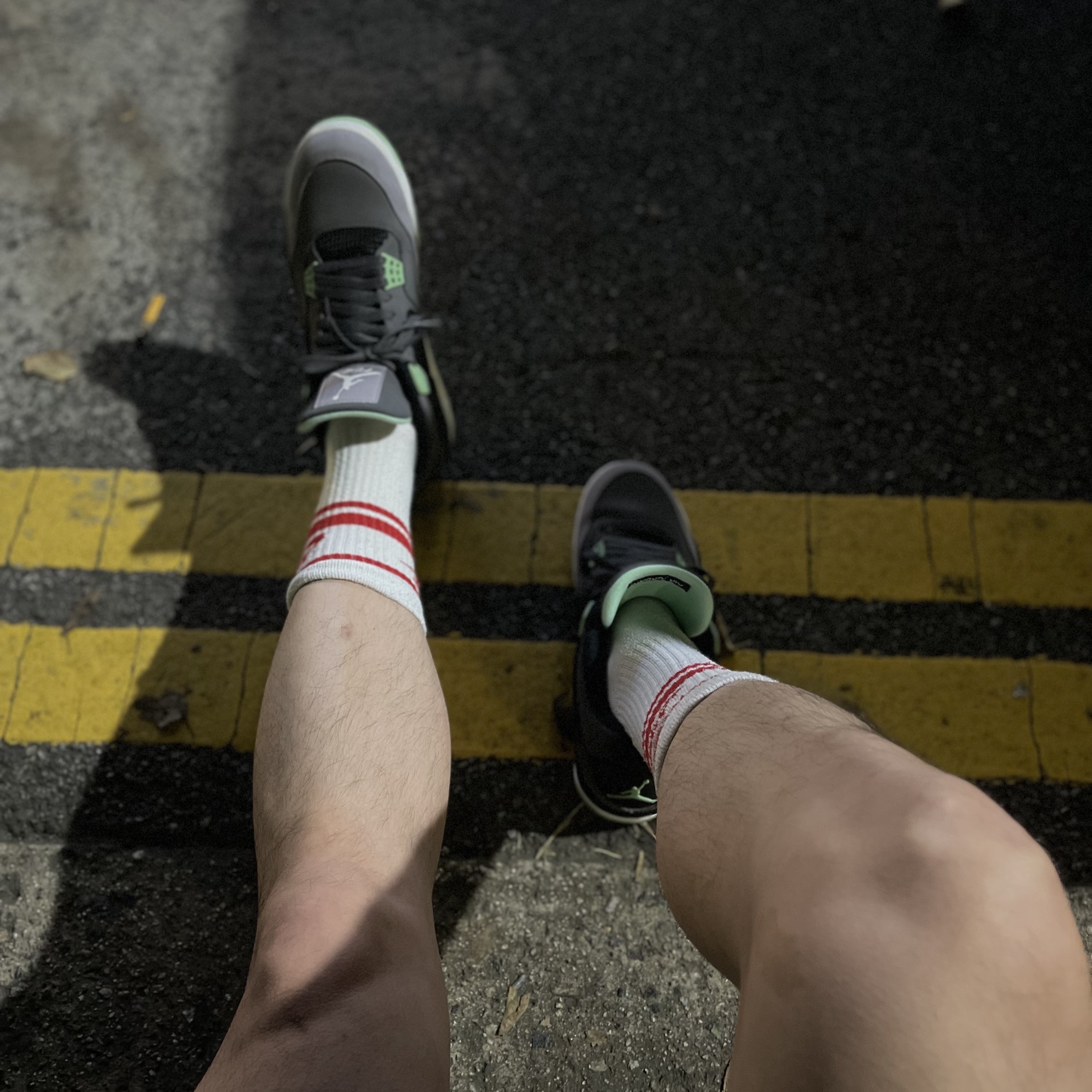 Jordan 4 Retro Green Glow 착용 스타일 - 1