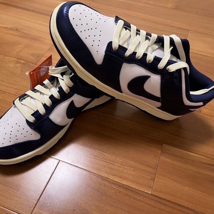 (W) Nike Dunk Low PRM Midnight Navy and White 착용 스타일