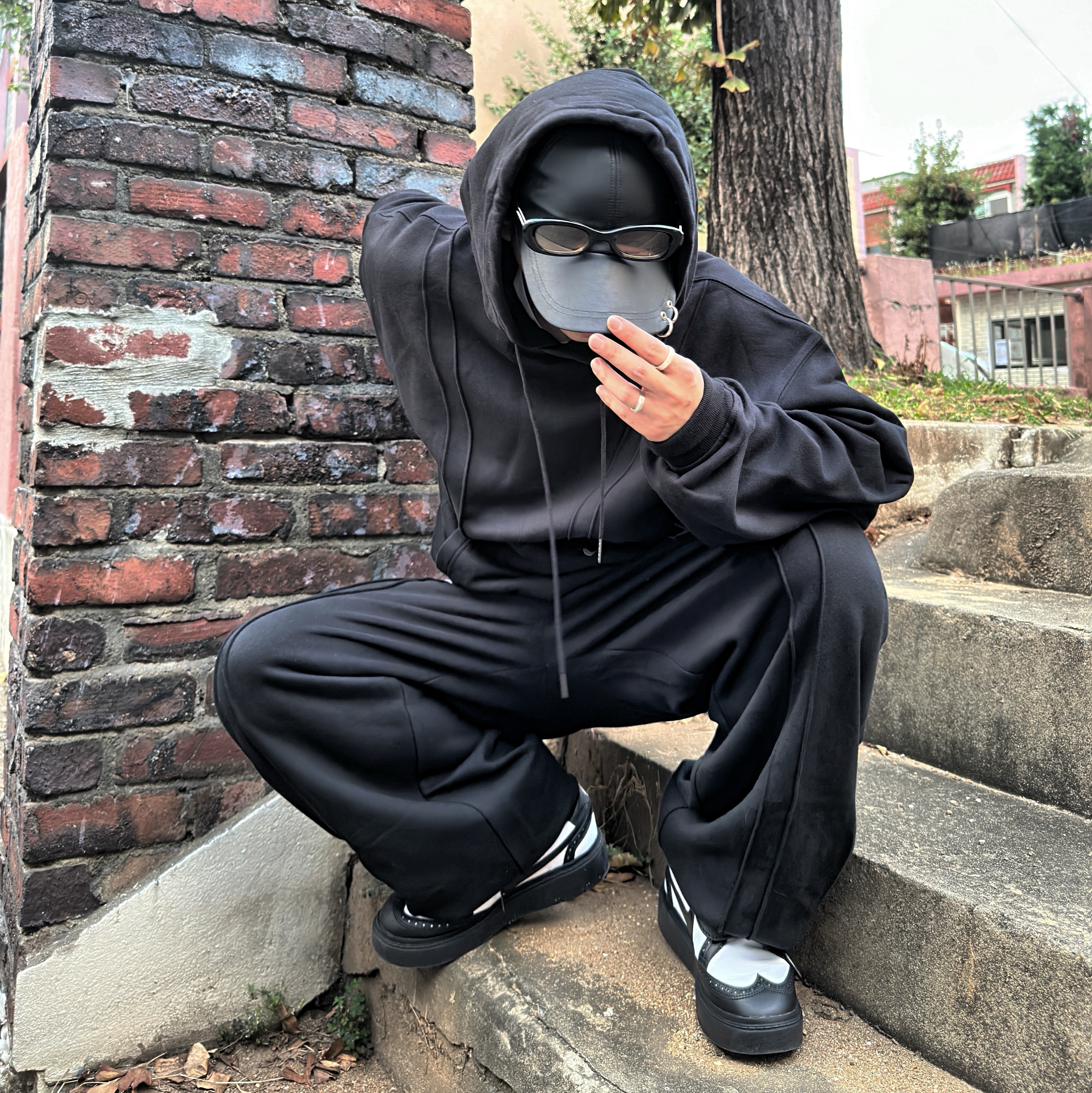 Nike x Peaceminusone Kwondo1 Black and White 착용 스타일 - 2
