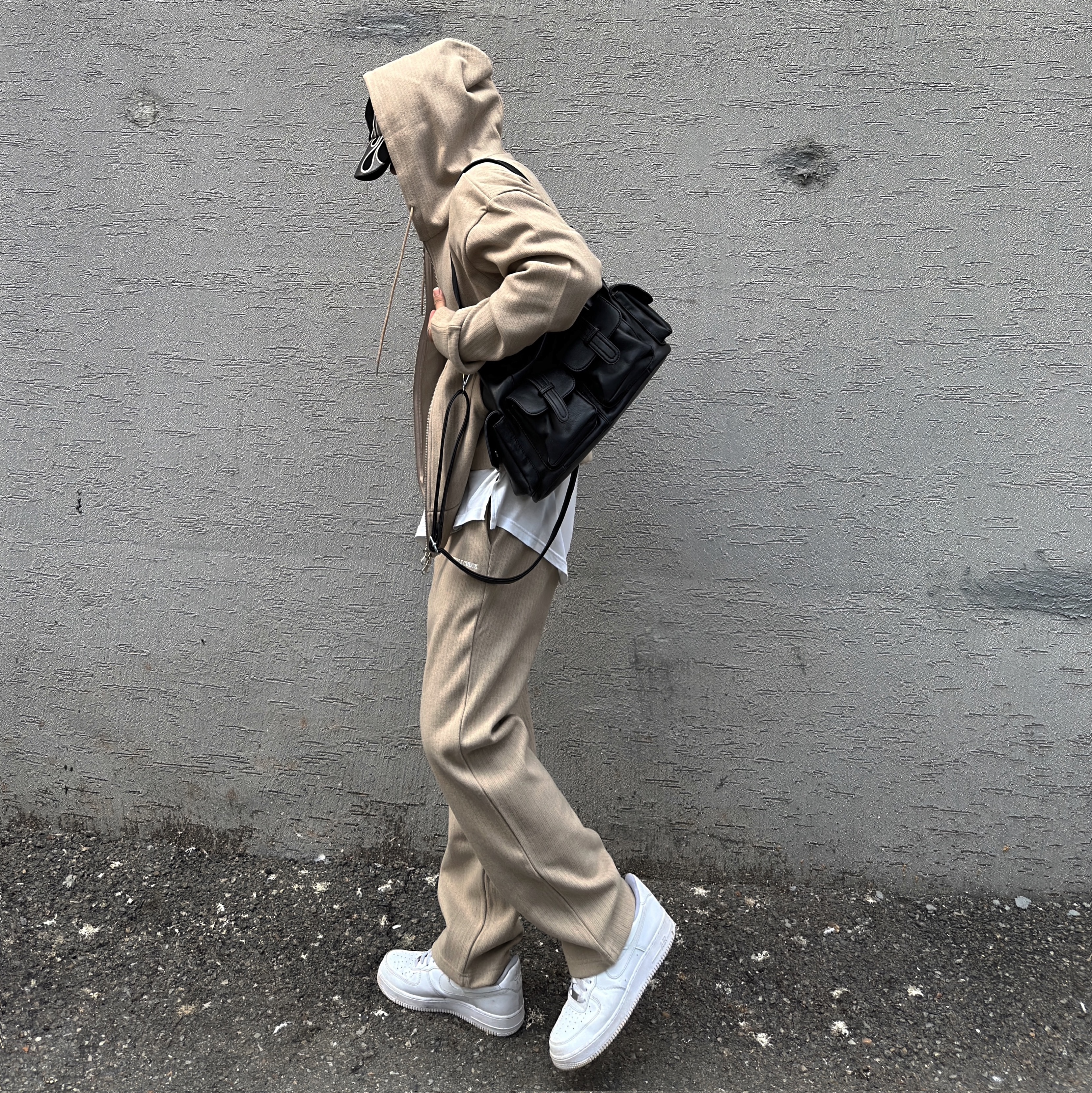 Nike Air Force 1 '07 Low White, Yeezy Gap Engineered By Balenciaga Flame Cap Black 착용 스타일 - 4