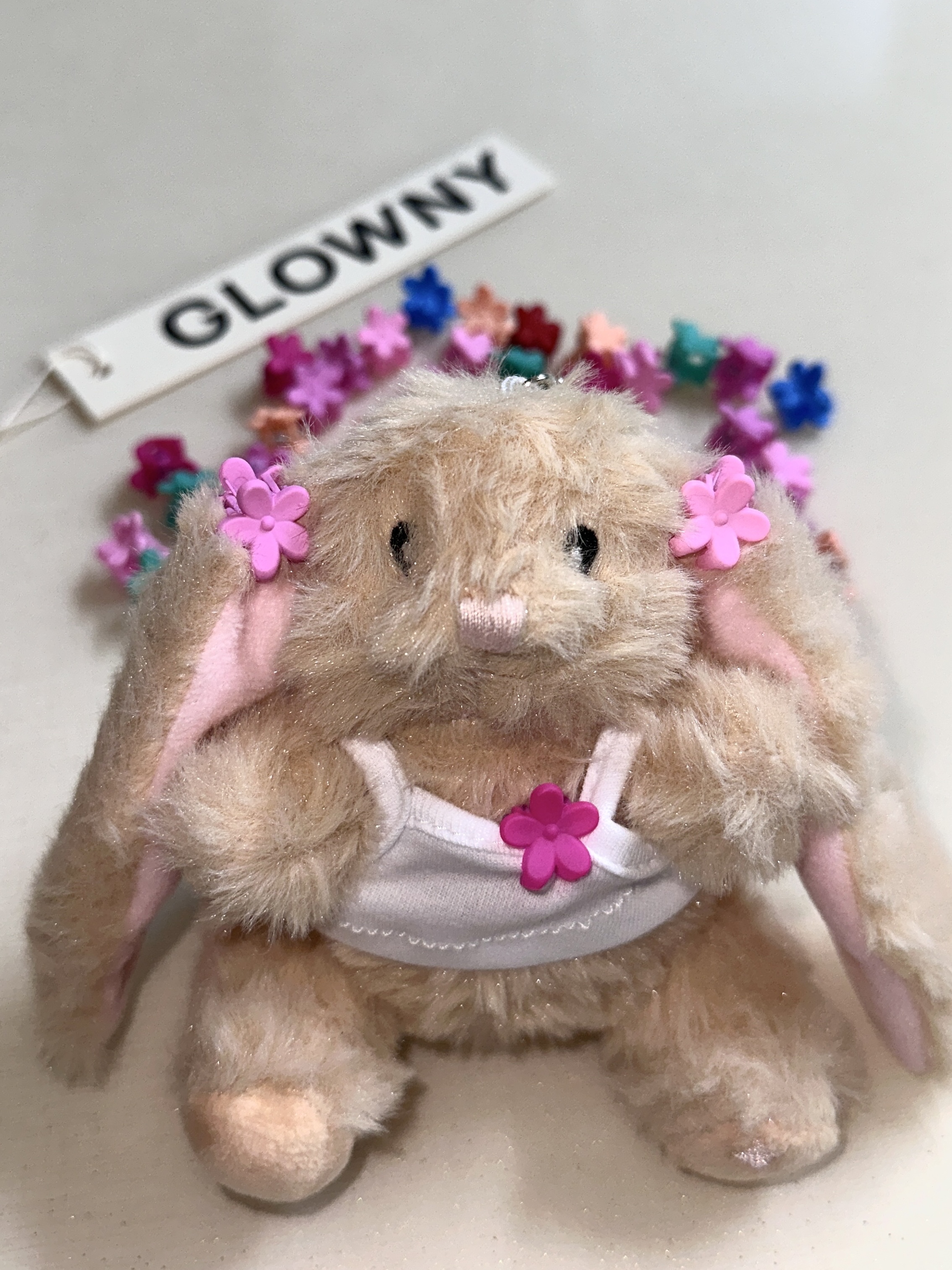Glowny I'm Lony Keyring, Jellycat Bashful Bunny Bag Charm Pink 착용 스타일 - 1