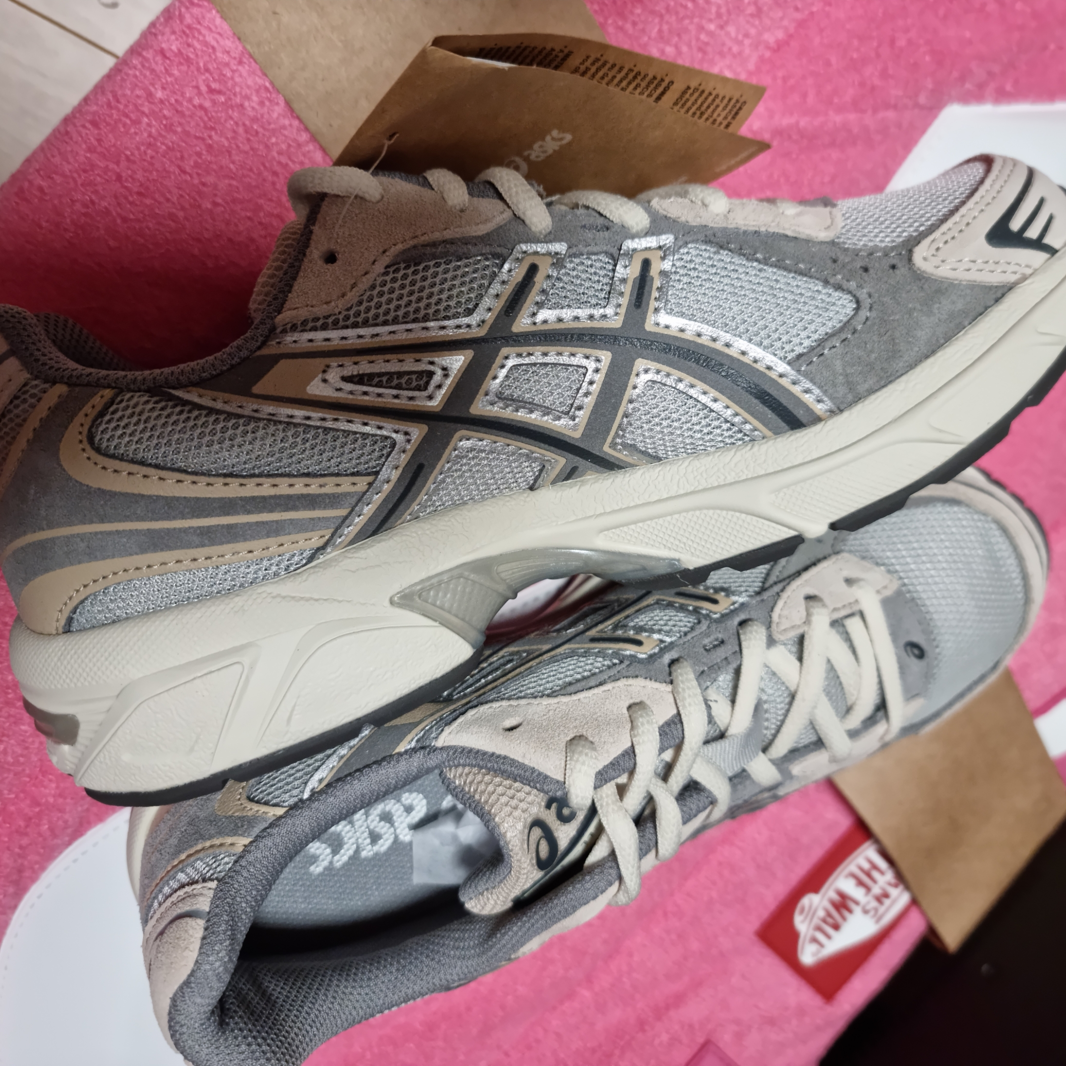 Asics Gel-1130 Oyster Grey Clay Grey 착용 스타일 - 3