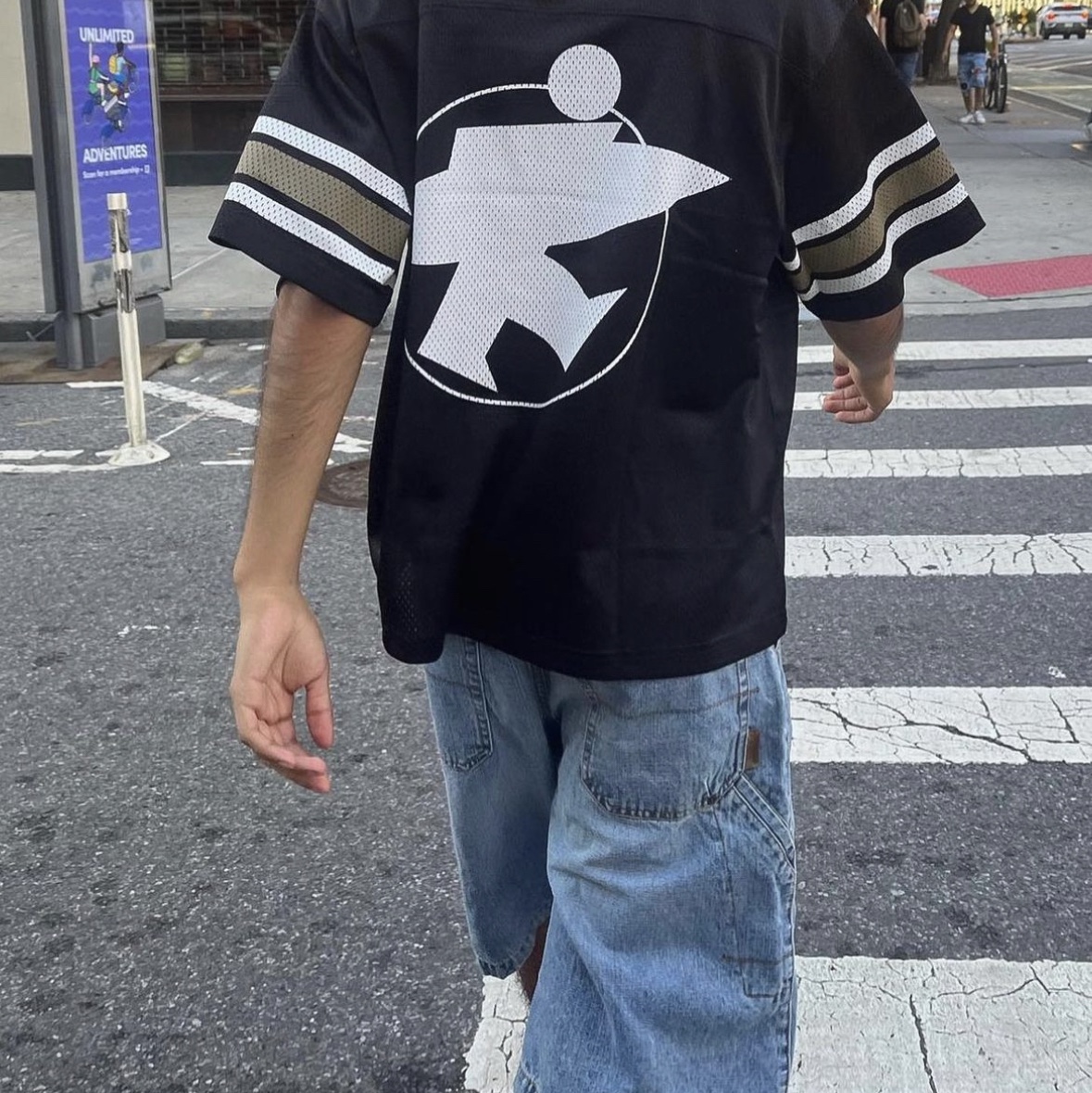 Stussy Surfman Mesh Football Jersey Black 착용 스타일 - 2
