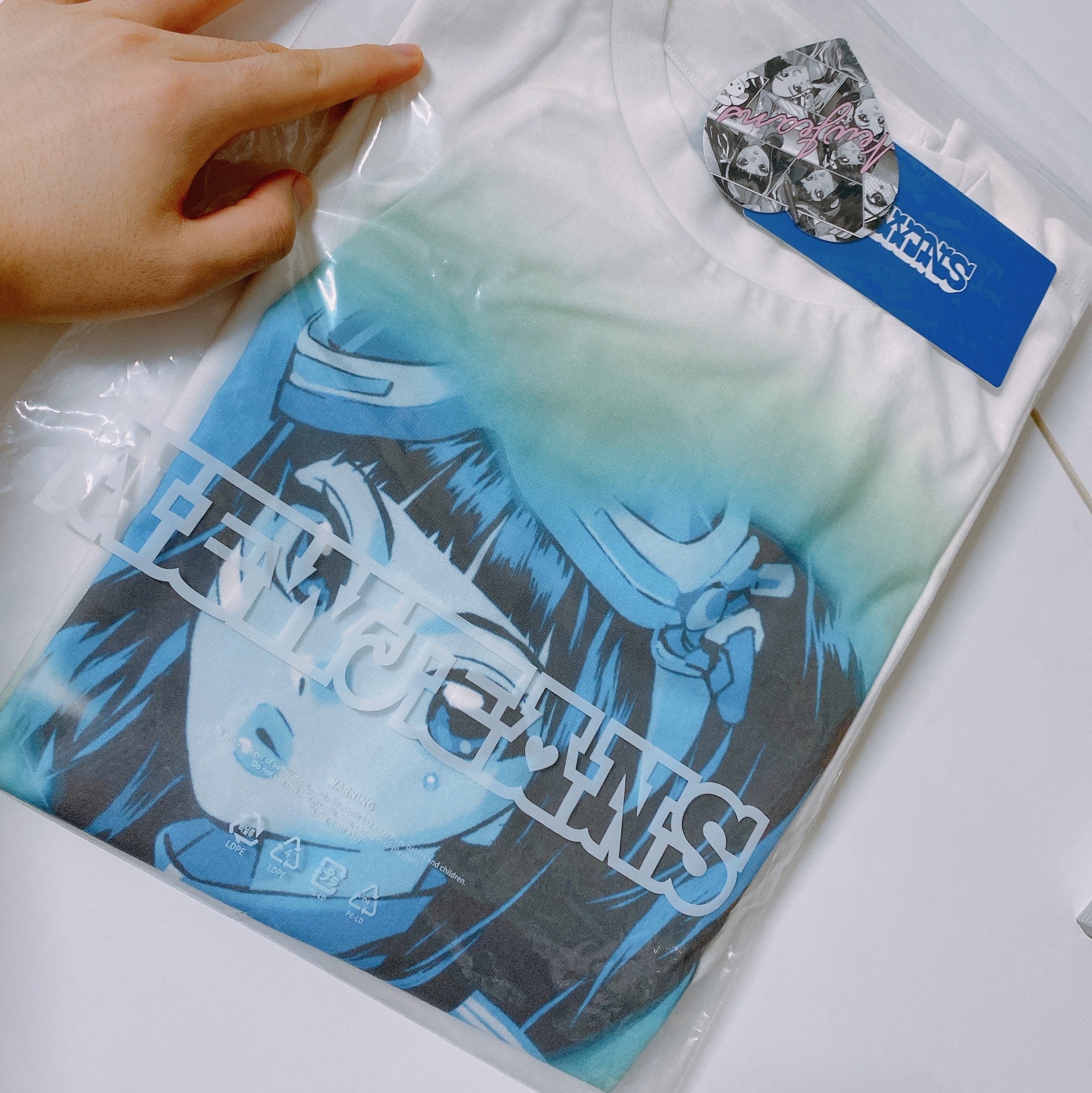 NewJeans Get Up Short Sleeve T-Shirt Hyein White 착용 스타일