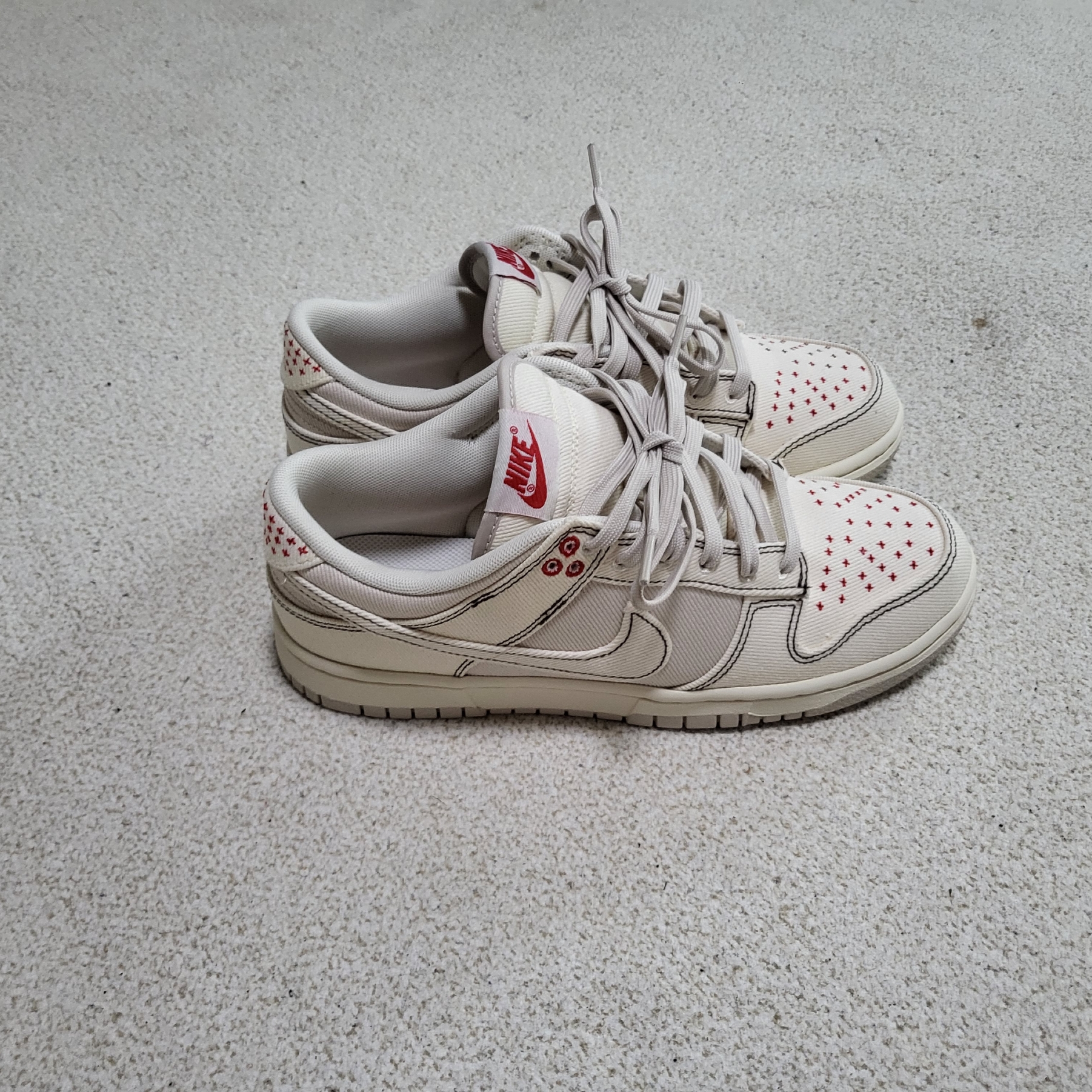 Nike Dunk Low Beige Red 착용 스타일
