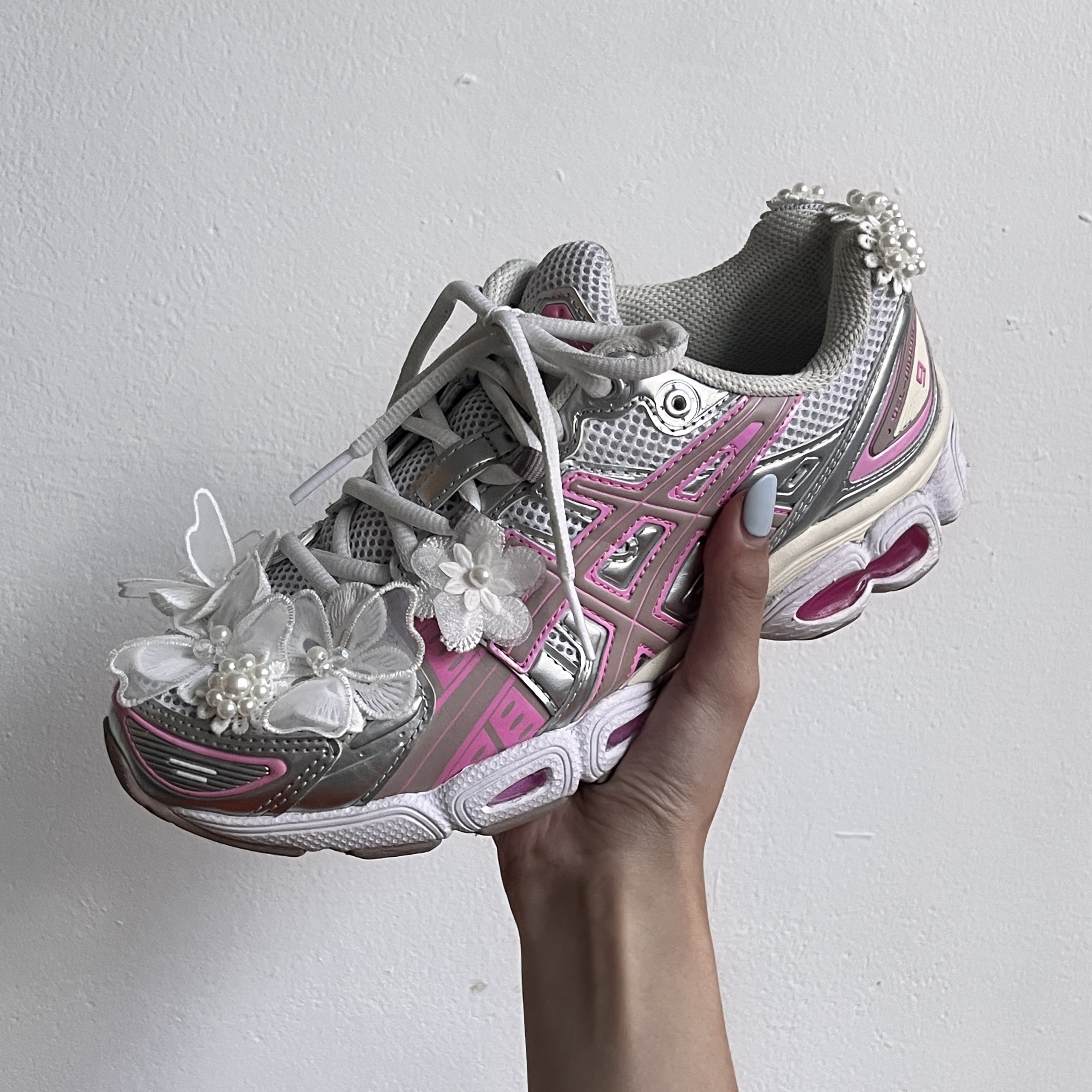 (W) Asics Gel-Nimbus 9 White Pure Silver 착용 스타일