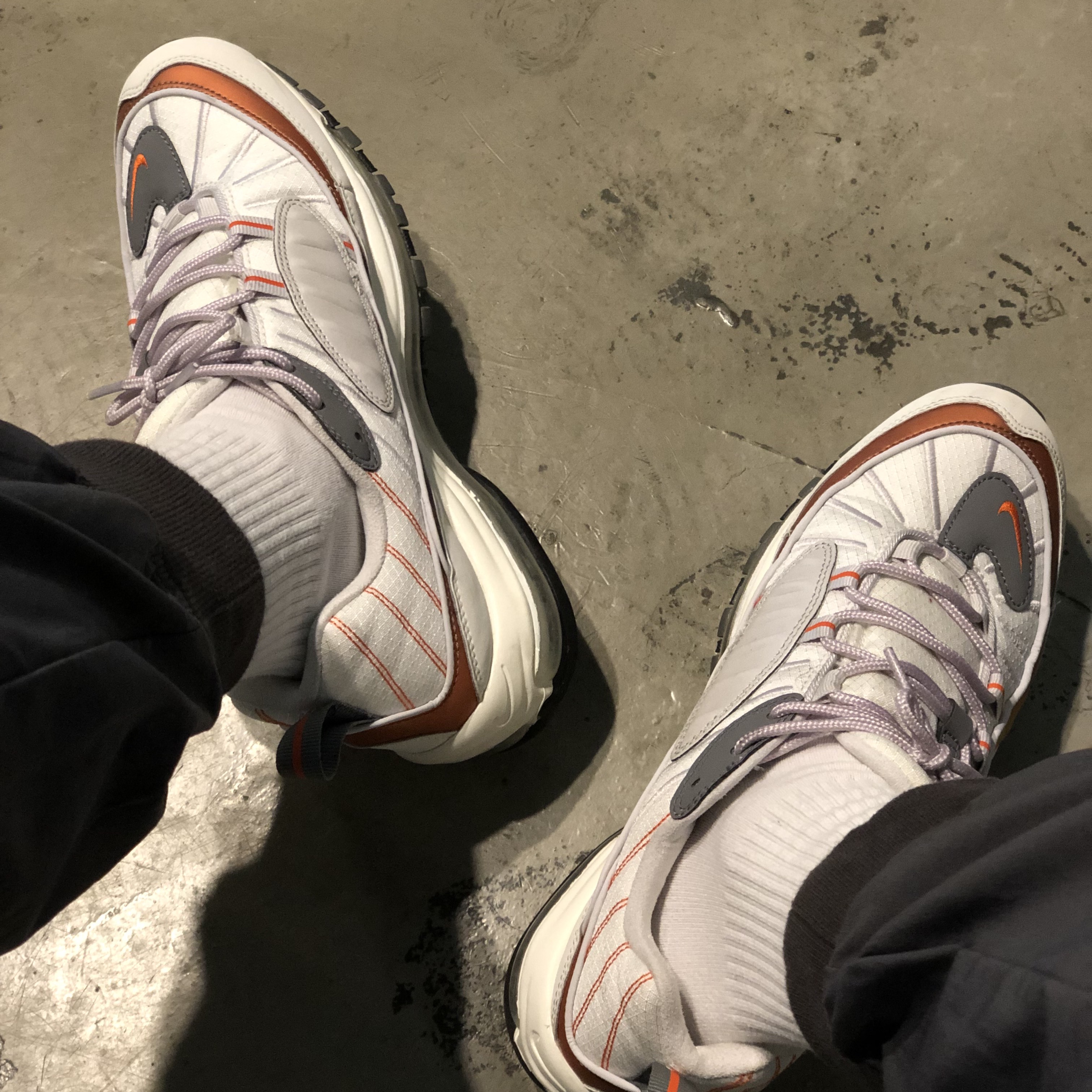 Nike Air Max 98 SE Team Orange 착용 스타일 - 4