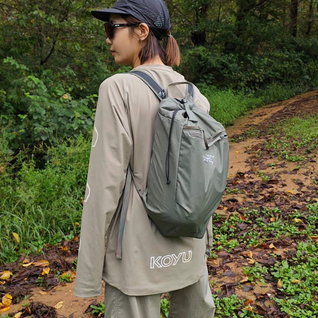 Arc'teryx Heliad 10 Backpack Forage 착용 스타일 - 1