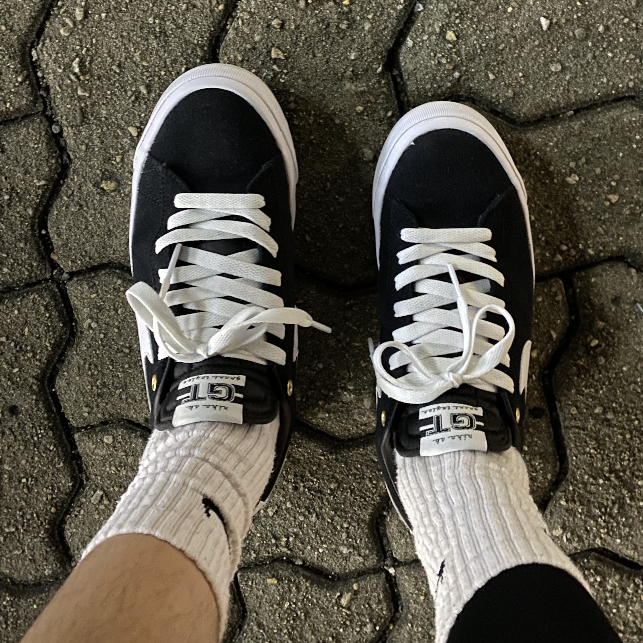 Nike SB Zoom Blazer Low Pro GT Black 착용 스타일 - 1