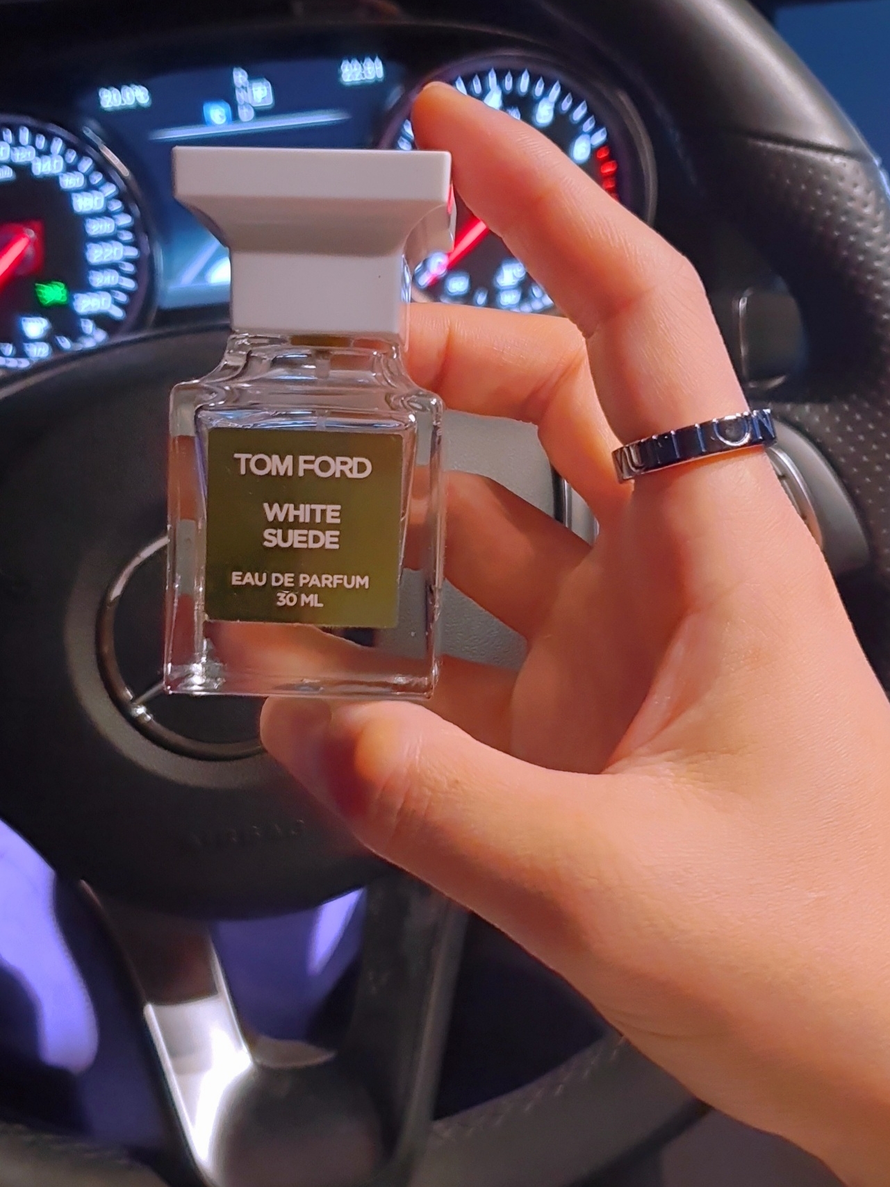 Tom Ford White Suede Eau De Parfum 50ml 착용 스타일