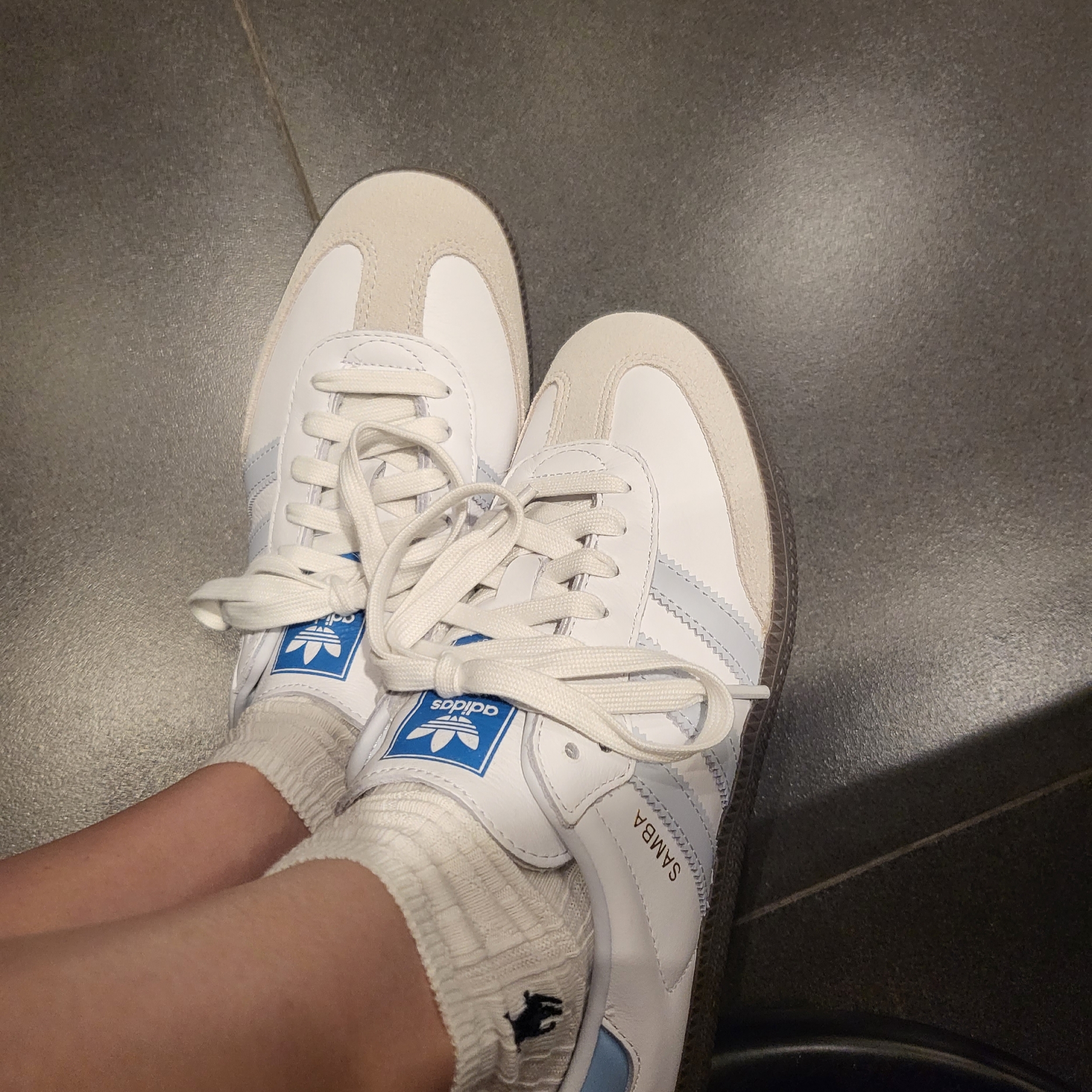 Adidas Samba OG Core White Halo Blue 착용 스타일