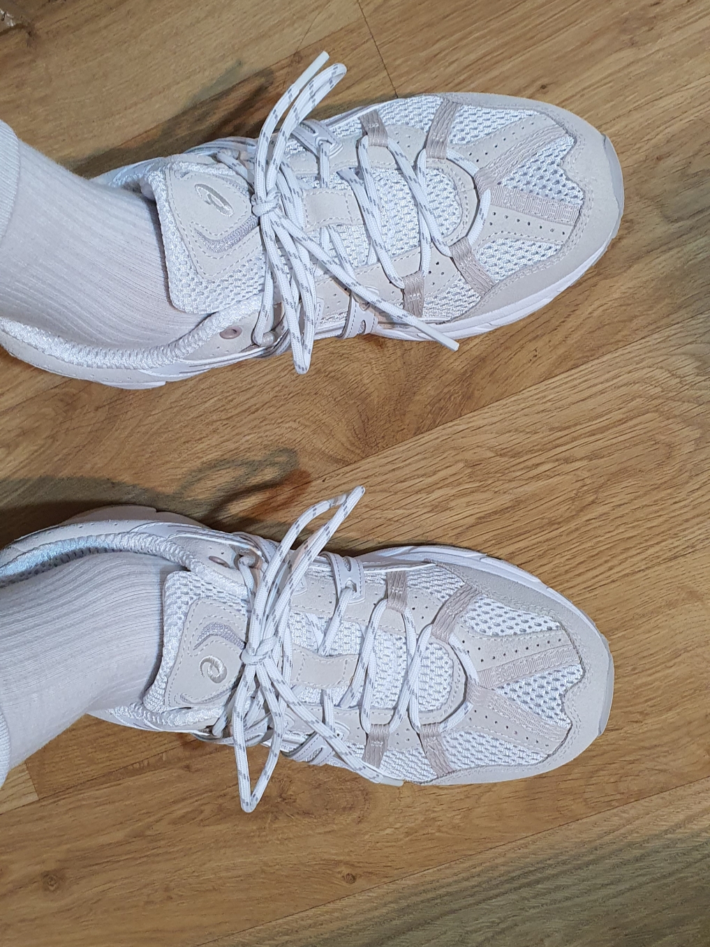 (W) Asics Gel-Sonoma 15-50 White Oatmeal 착용 스타일 - 1