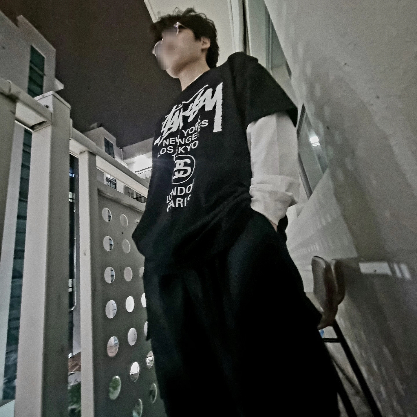 Stussy World Tour T-Shirt Black 착용 스타일