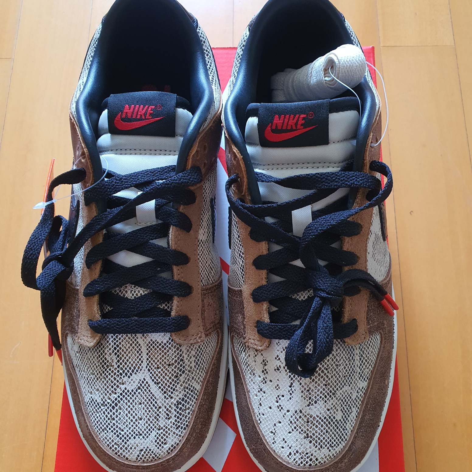 Nike Dunk Low PRM Head to Head 착용 스타일