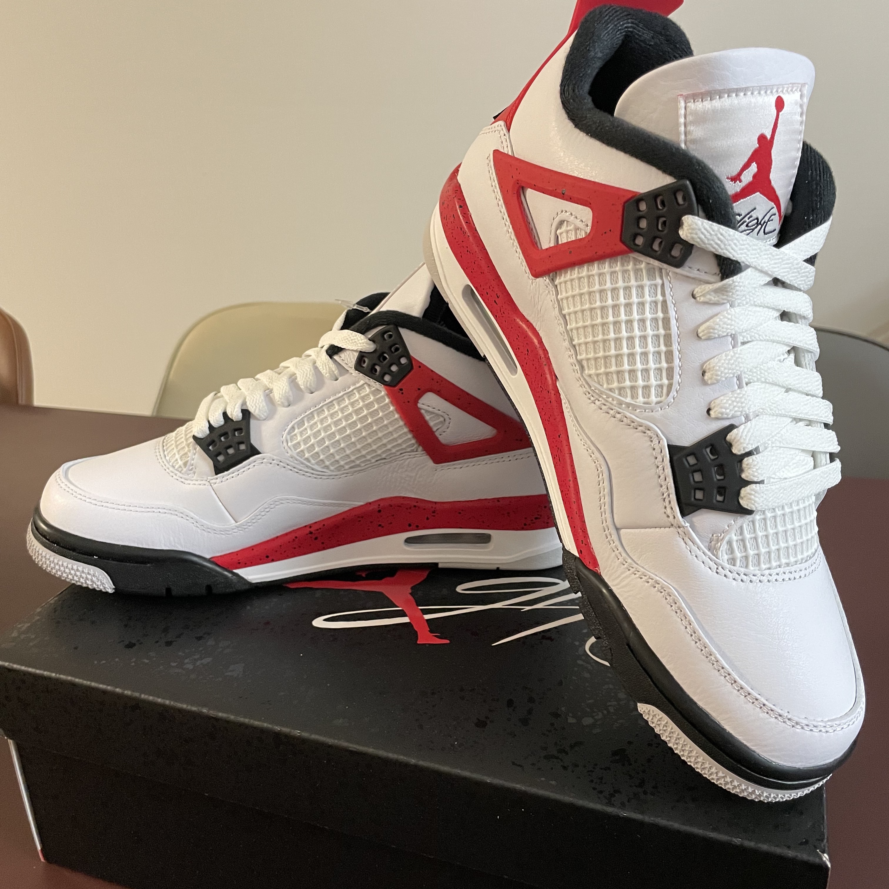 Jordan 4 Retro Red Cement 착용 스타일 - 2