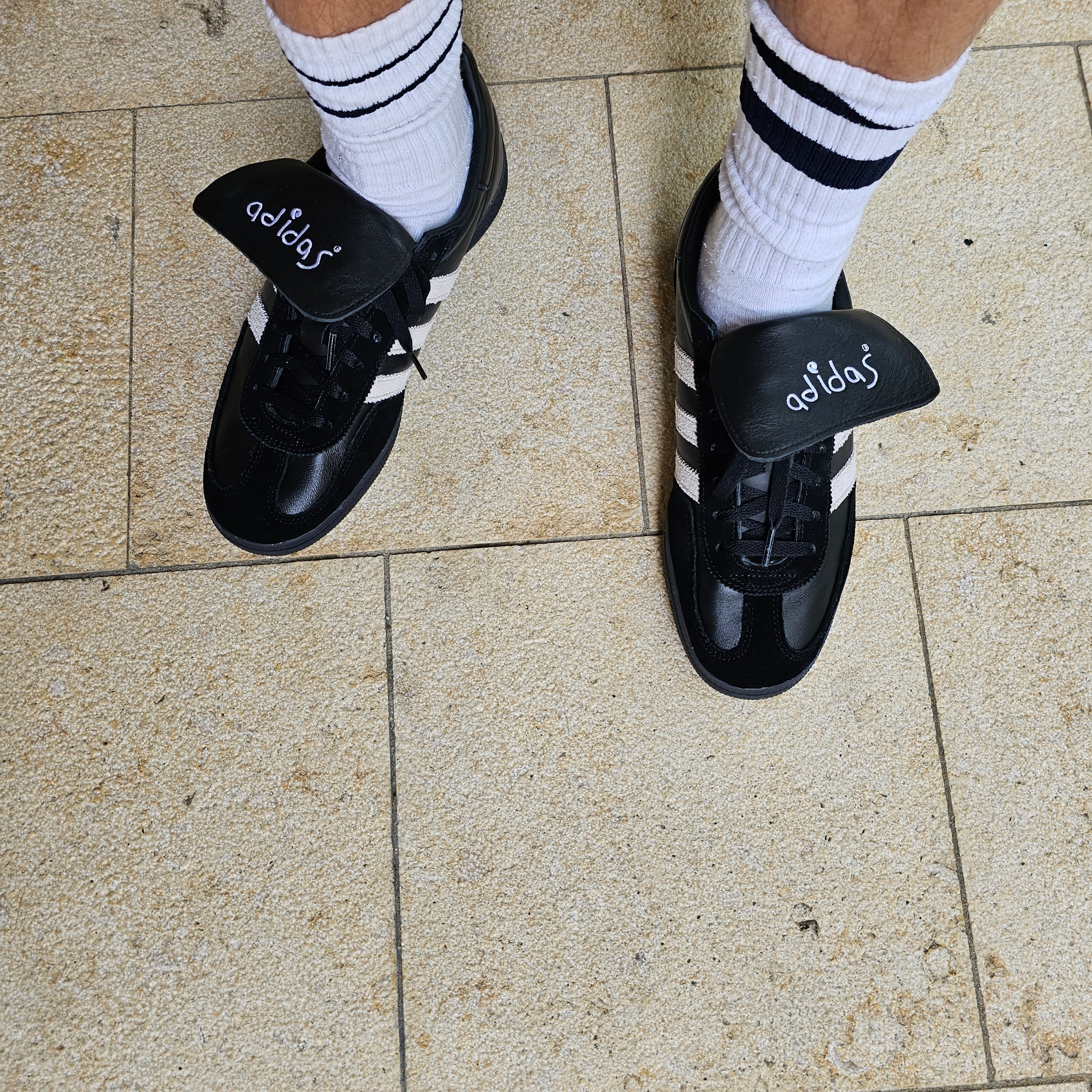 Adidas Spezial Handball Core Black Cloud White 착용 스타일 - 4
