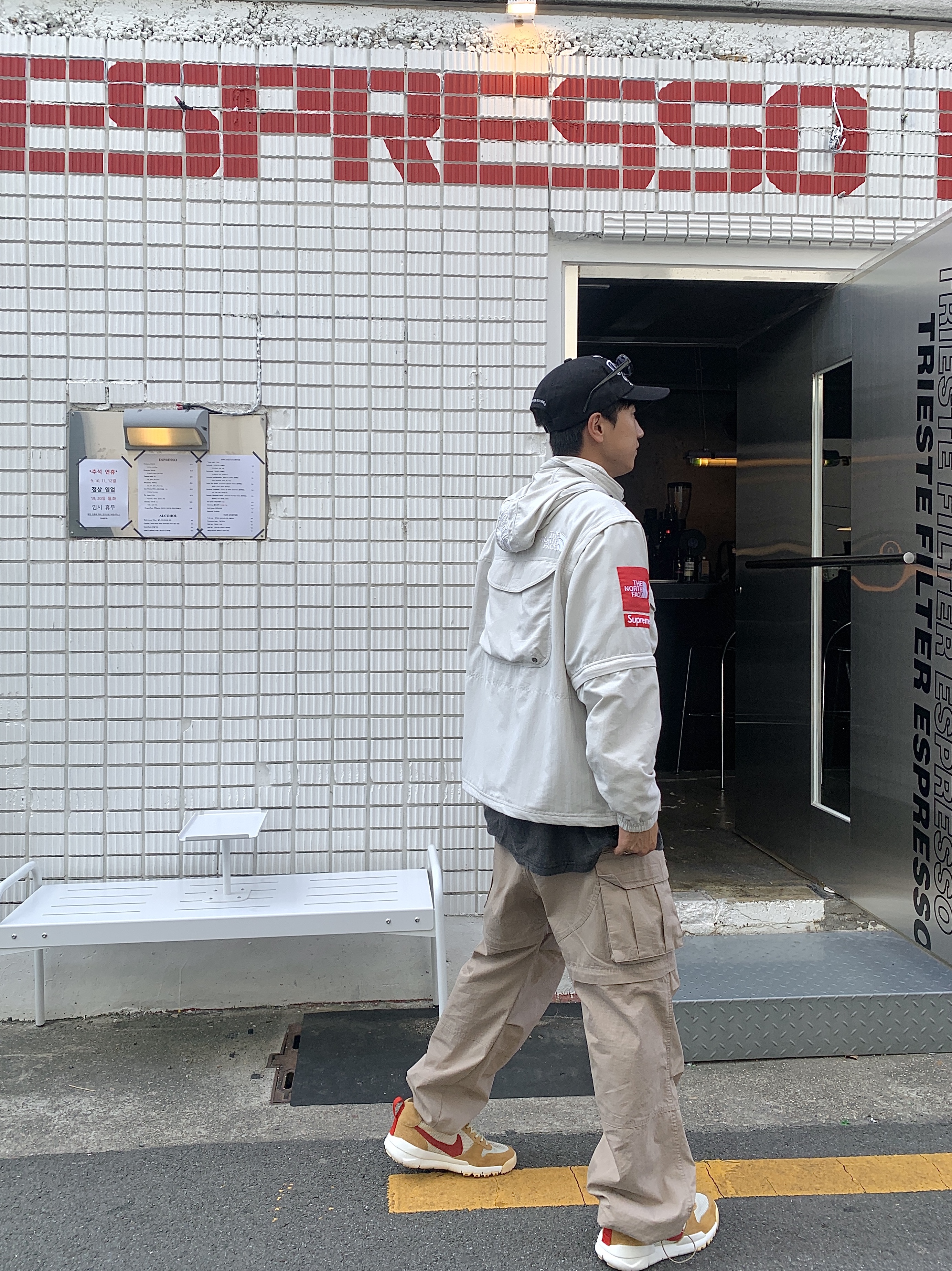 Supreme x The North Face Trekking Convertible Jacket Stone - 22SS, Nike x Tom Sachs Mars Yard Shoe 2.0 Space Camp 착용 스타일 - 1