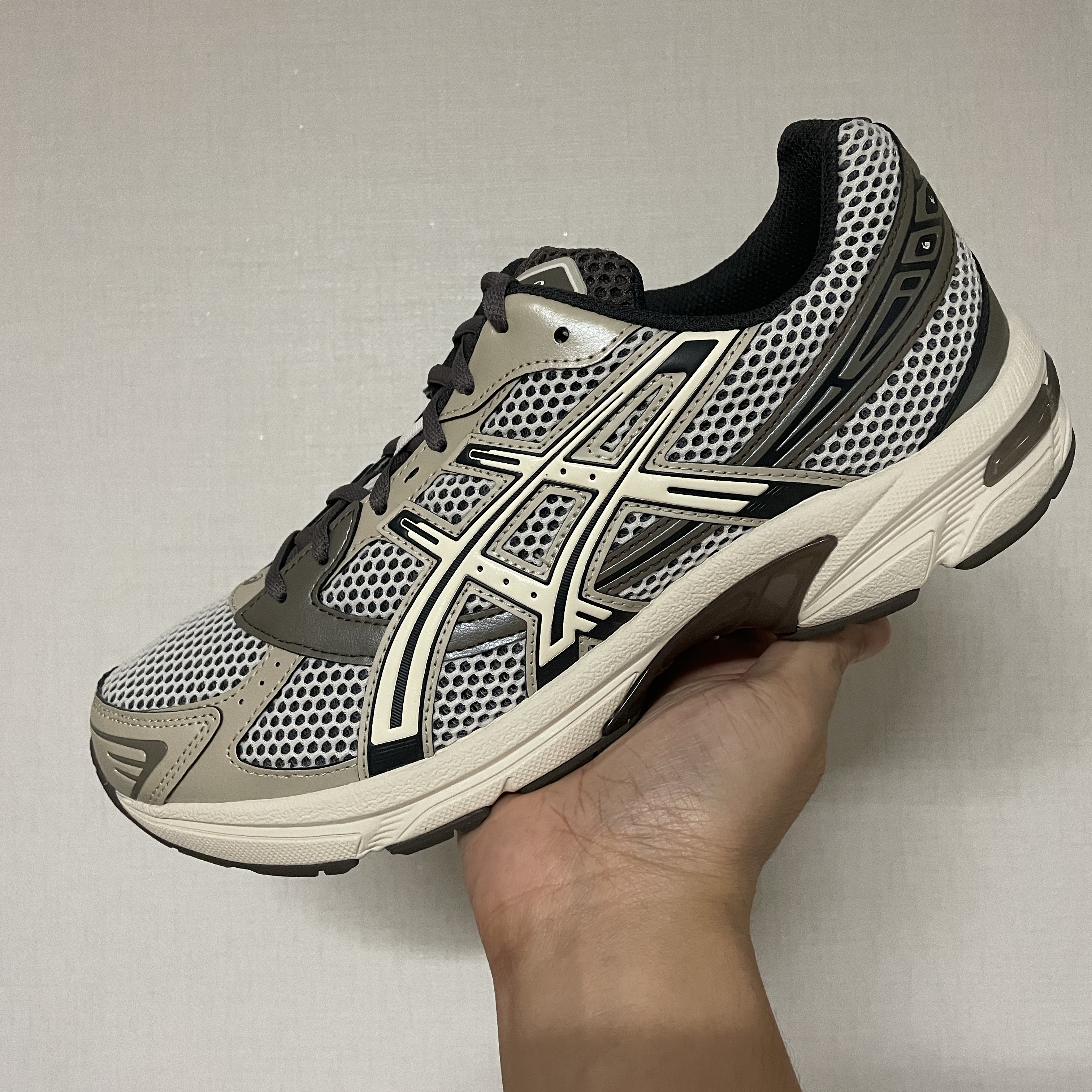 Asics Gel-1130 Birch Dark Taupe - Korea Exclusive 착용 스타일 - 2