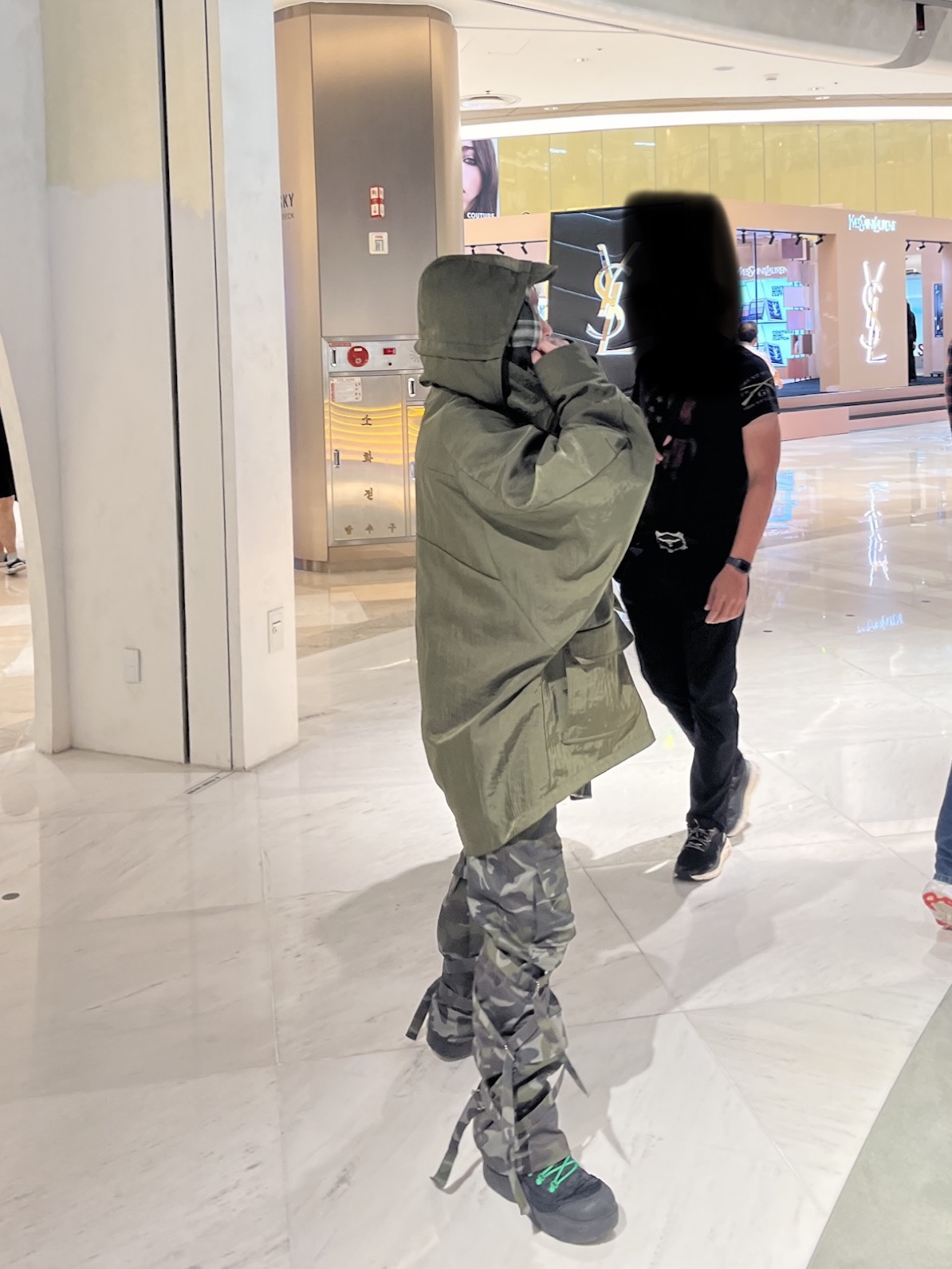 Ourpas 079 Shell Parka Khaki, (W) Bottega Veneta Puddle Bomber Black Parakeet 착용 스타일 - 2