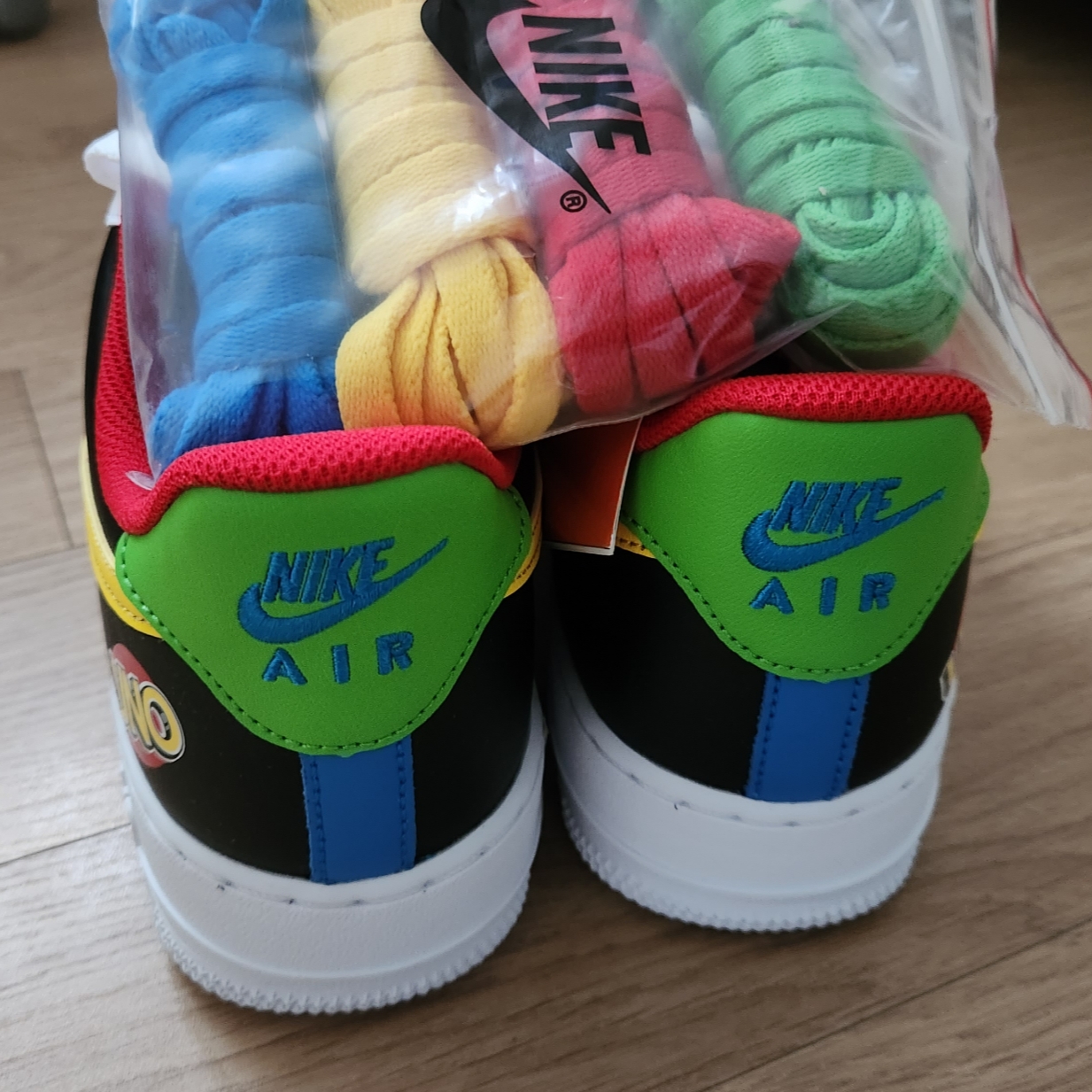 Nike x UNO Air Force 1 '07 QS White Yellow Zest 착용 스타일 - 3