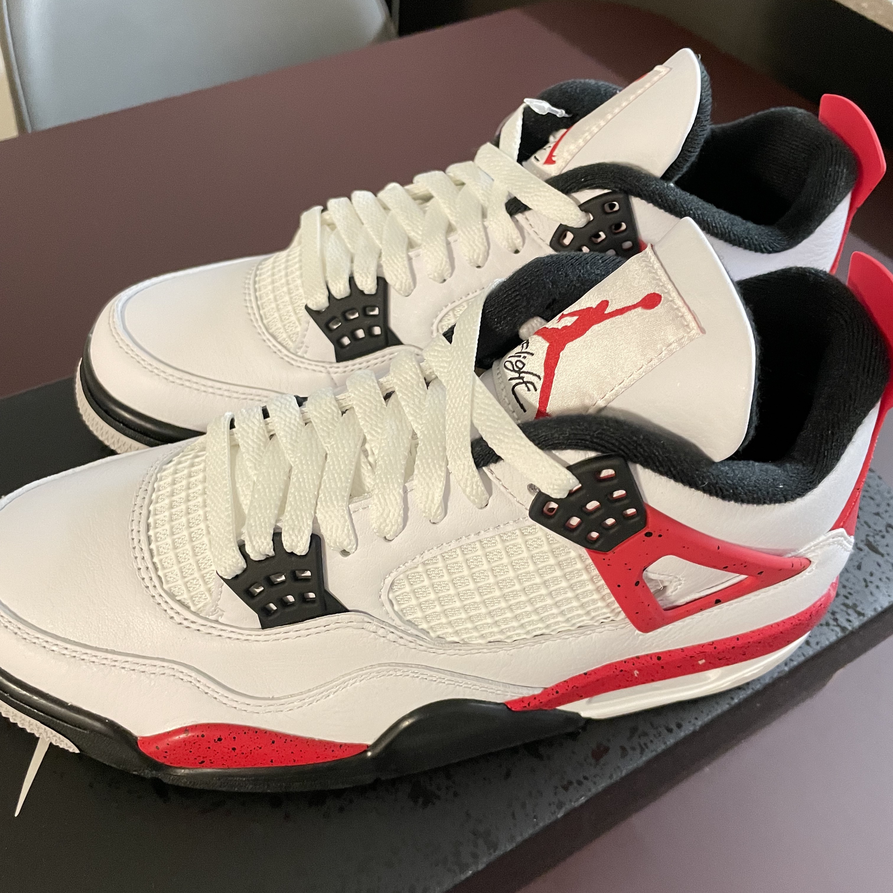 Jordan 4 Retro Red Cement 착용 스타일 - 1