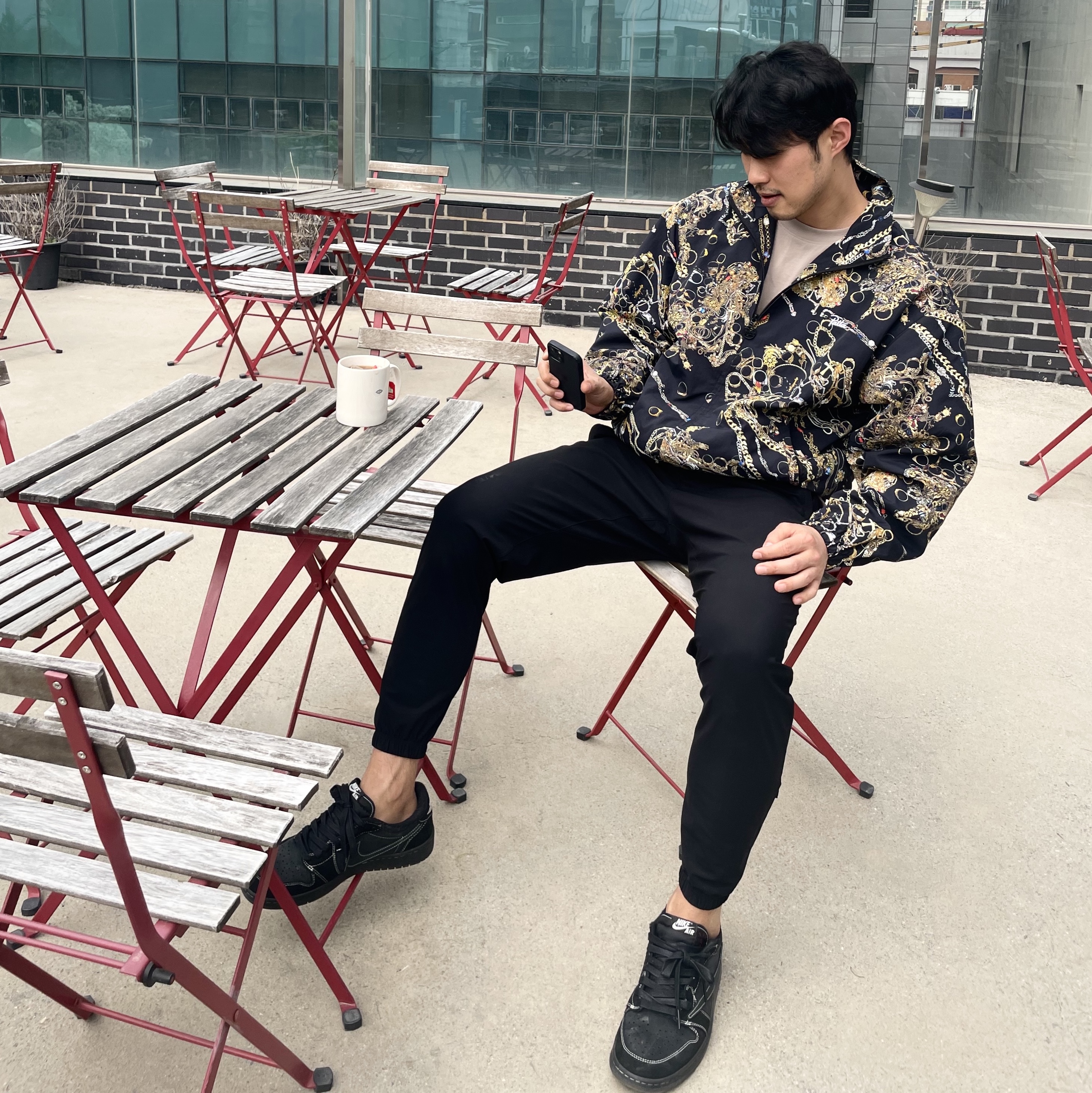Jordan 1 x Travis Scott Retro Low OG SP Black Phantom 착용 스타일