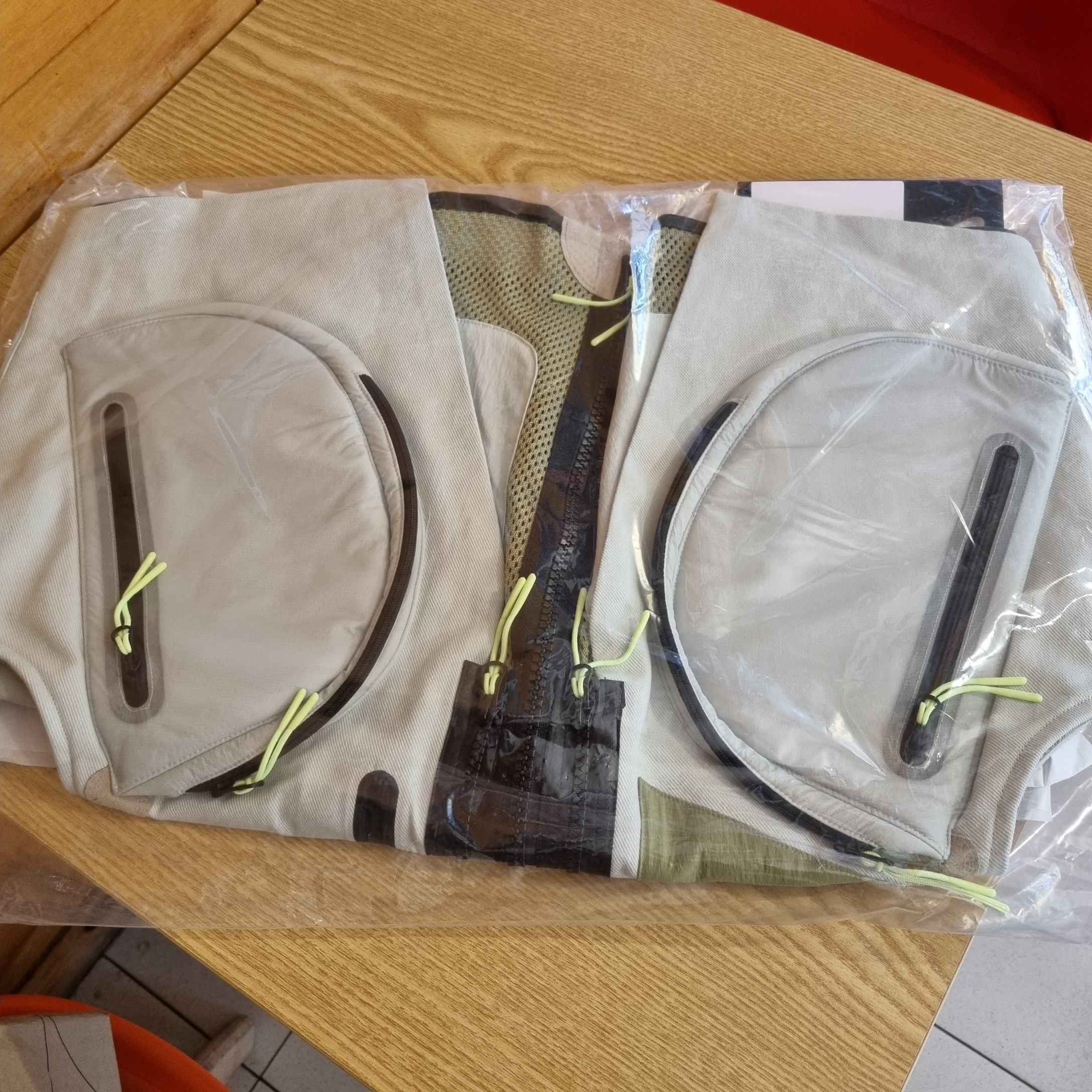 Nike ISPA Vest 2.0 Light Silver - Asia 착용 스타일