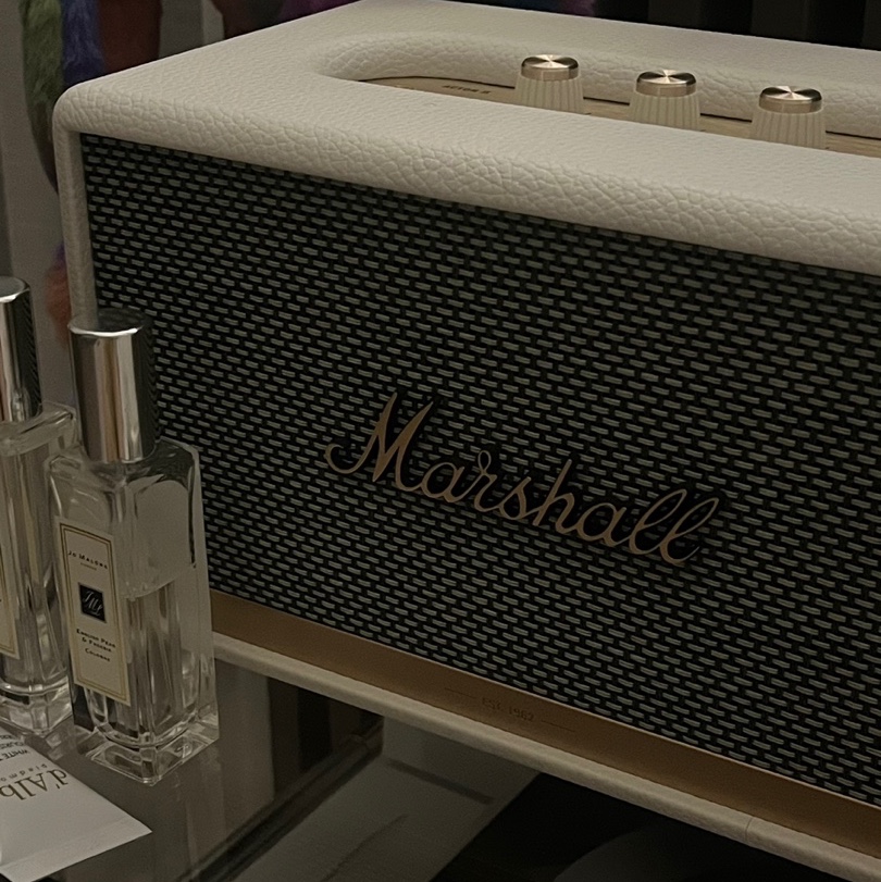 Marshall Acton II Bluetooth White (Korean Ver.), Jo Malone Peony & Blush Suede Cologne 30ml 착용 스타일
