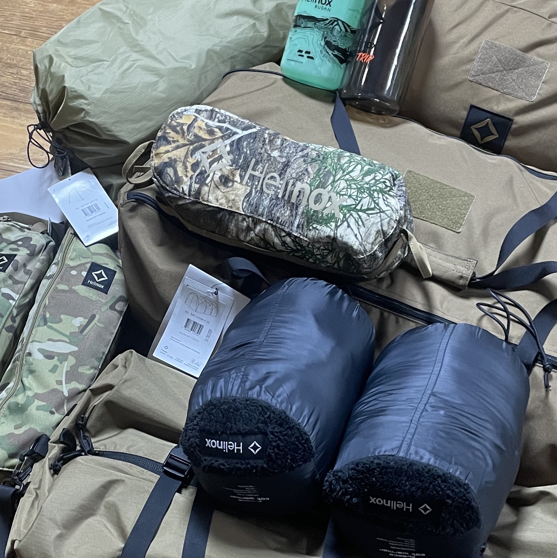 Helinox Tactical Nona Dome 4.0 Coyote Tan, Helinox Tactical Field Tunnel 4.35 Coyote Tan 착용 스타일