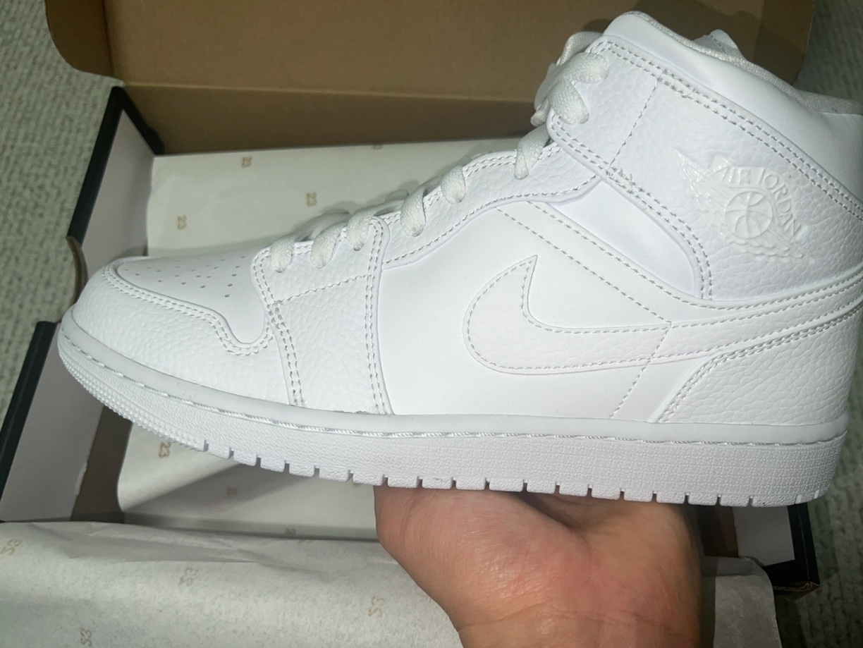 Jordan 1 Mid Triple White 2022 착용 스타일