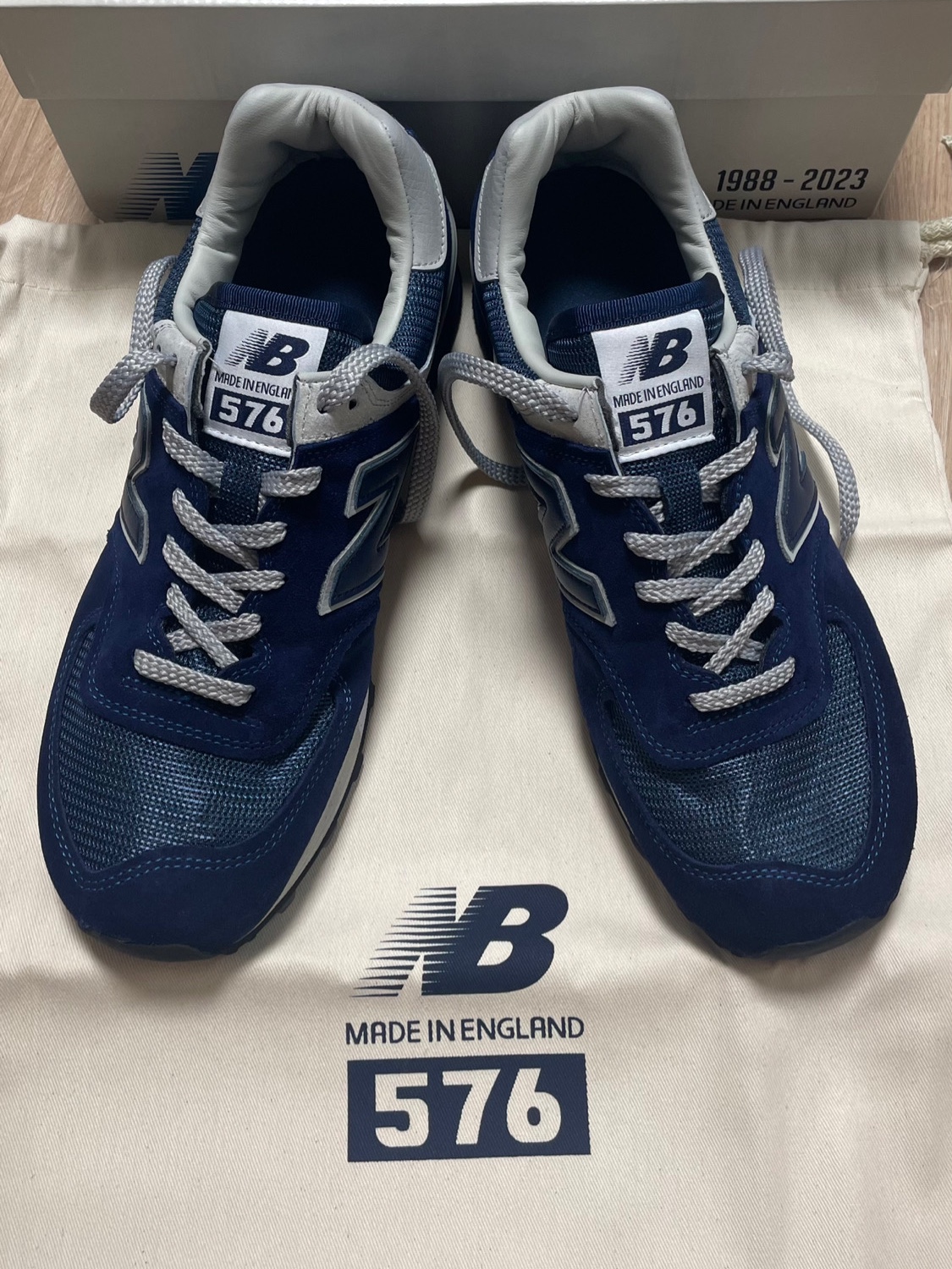 New Balance 576 Navy 착용 스타일